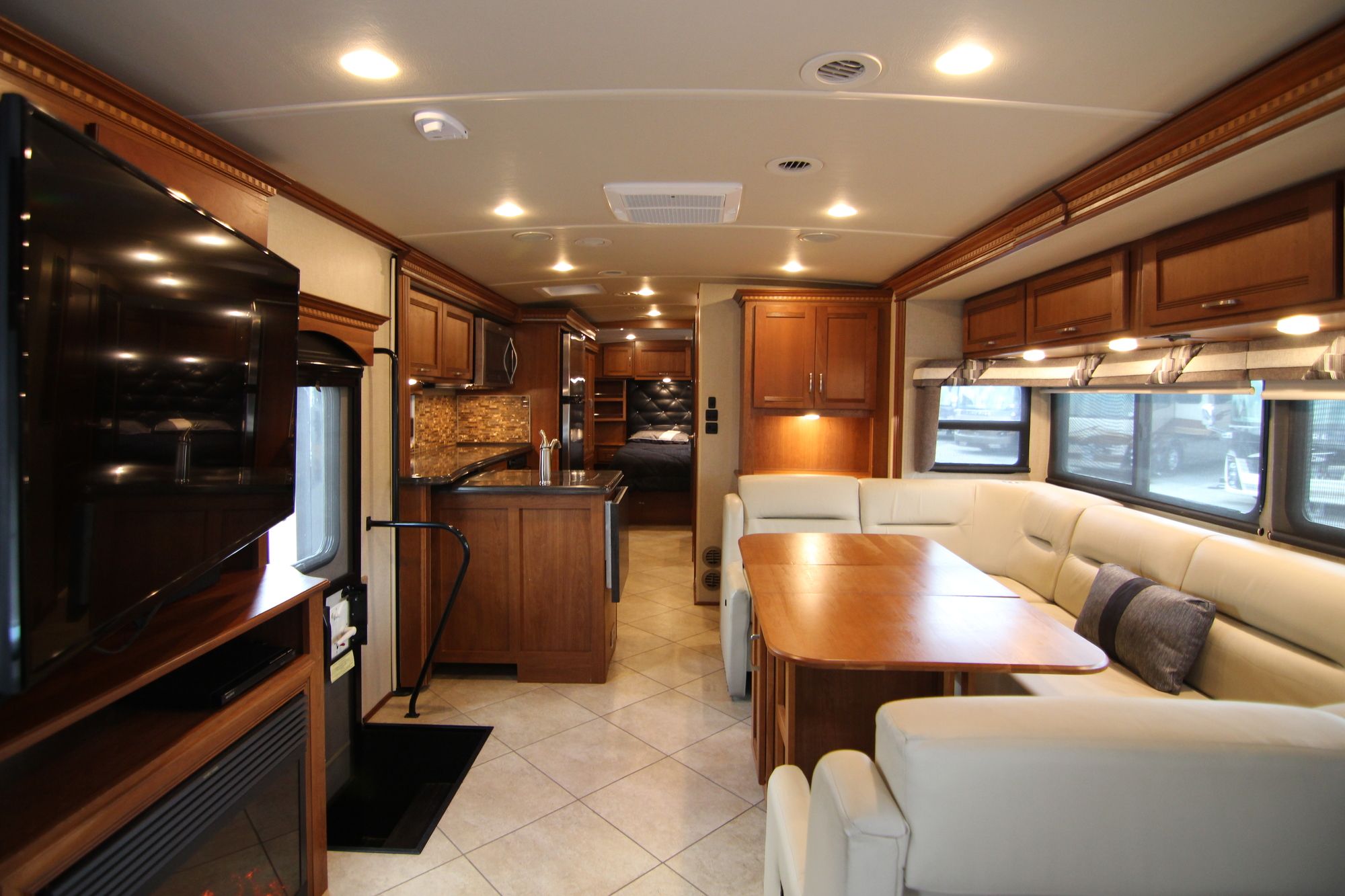 Used 2015 Winnebago Forza 34T Class A  For Sale