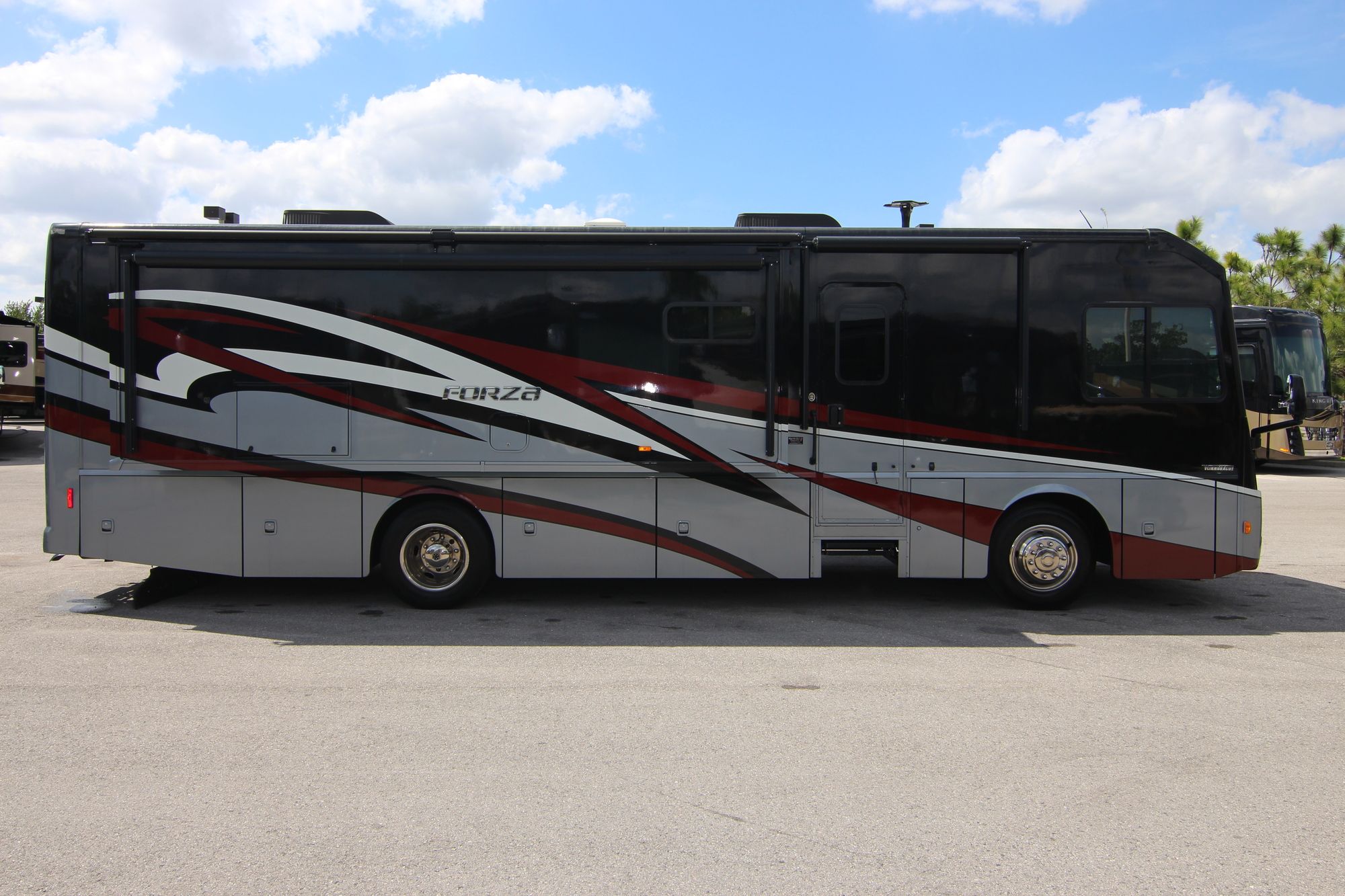 Used 2015 Winnebago Forza 34T Class A  For Sale