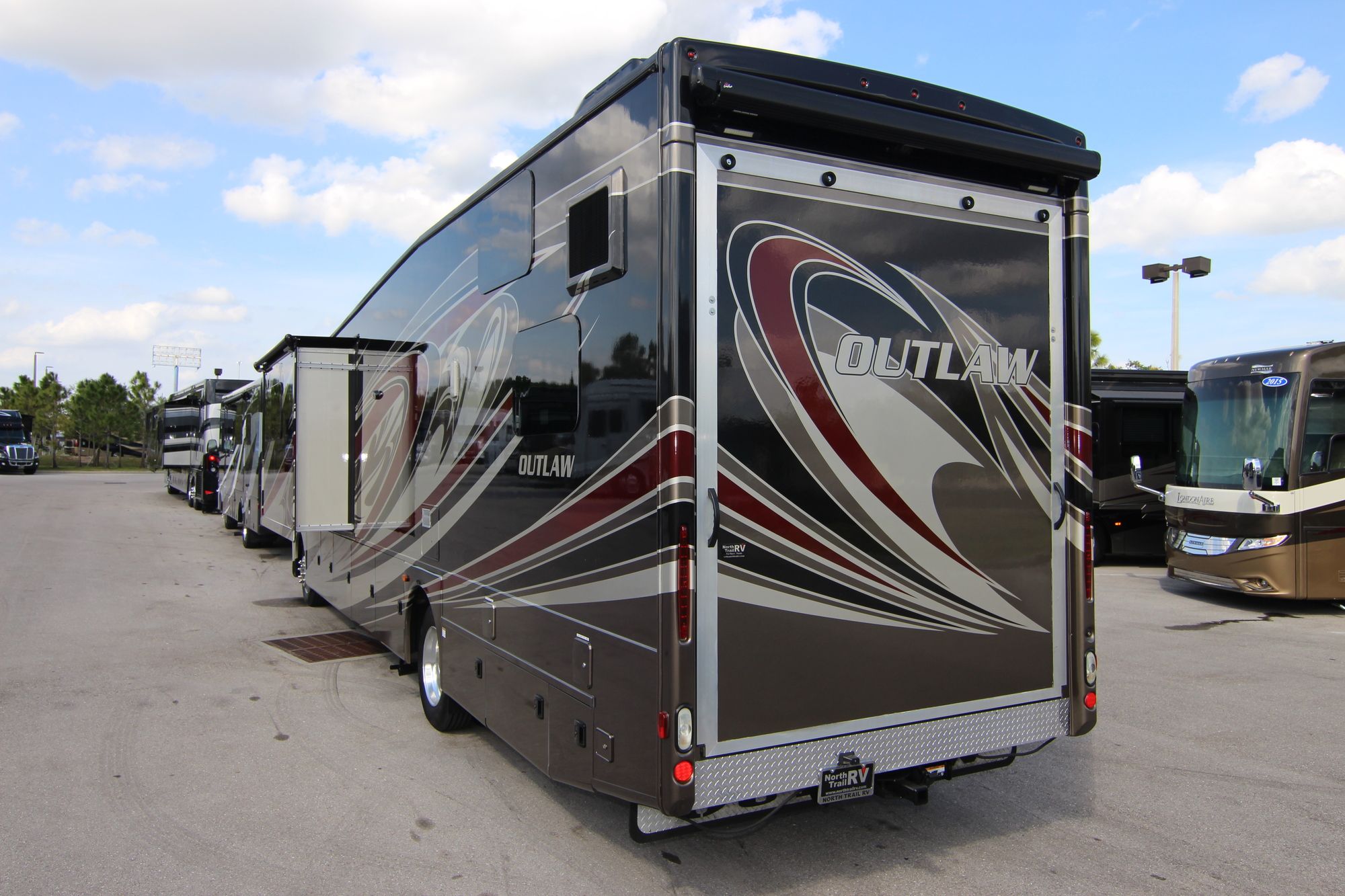 Used 2017 Thor Outlaw 37RB Class A  For Sale