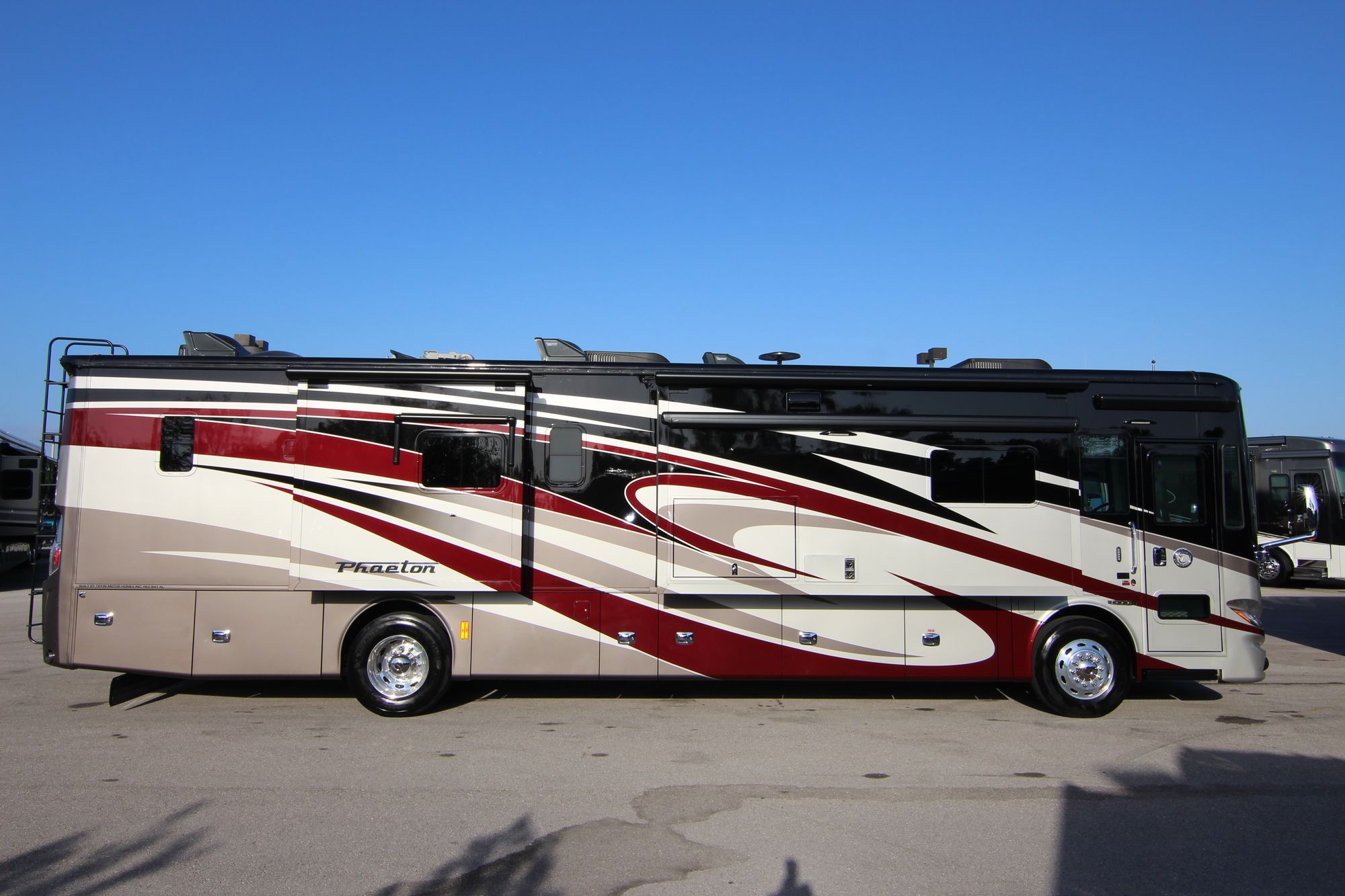 Used 2017 Tiffin Motor Homes Phaeton 40QBH Class A  For Sale