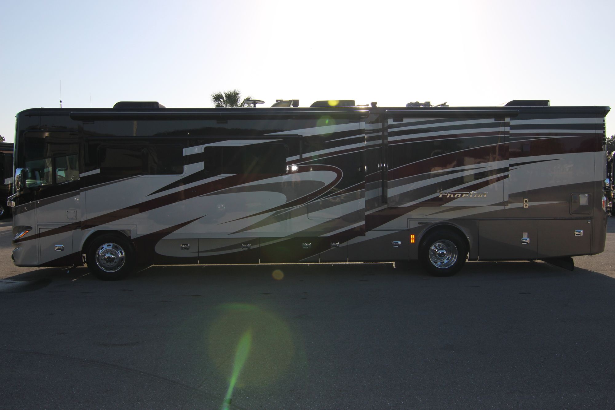 Used 2017 Tiffin Motor Homes Phaeton 40QBH Class A  For Sale