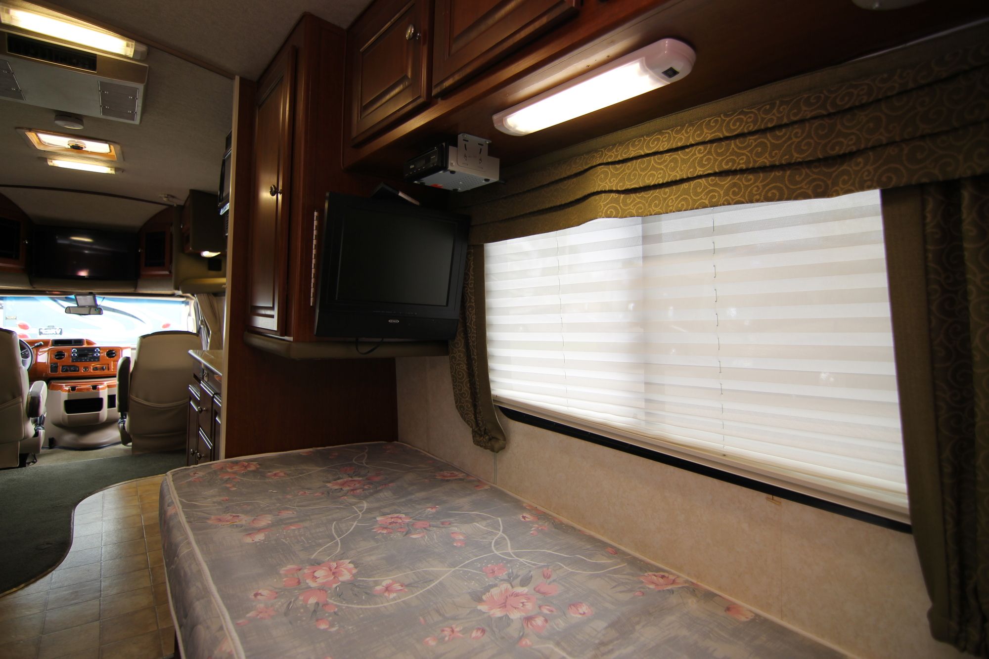 Used 2010 Phoenix Cruiser 2551 Class C  For Sale