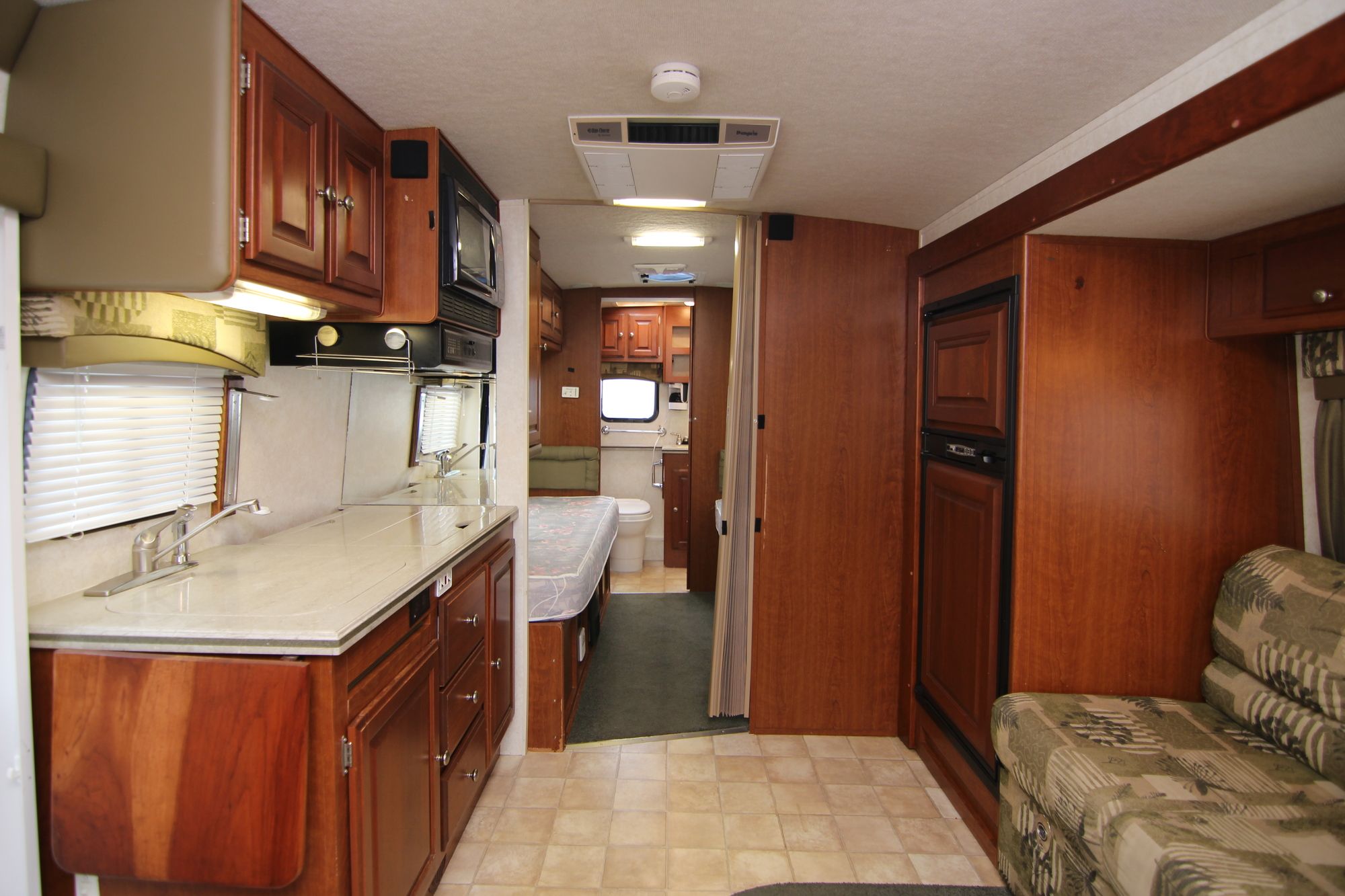 Used 2010 Phoenix Cruiser 2551 Class C  For Sale