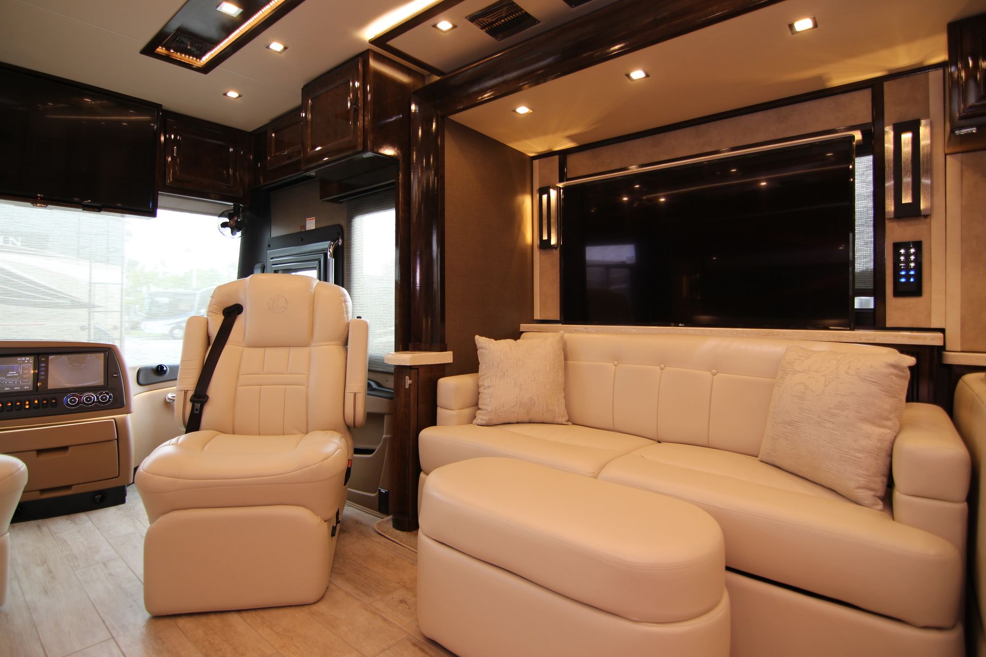 New 2019 Tiffin Motor Homes Allegro Bus 40IP Class A  For Sale