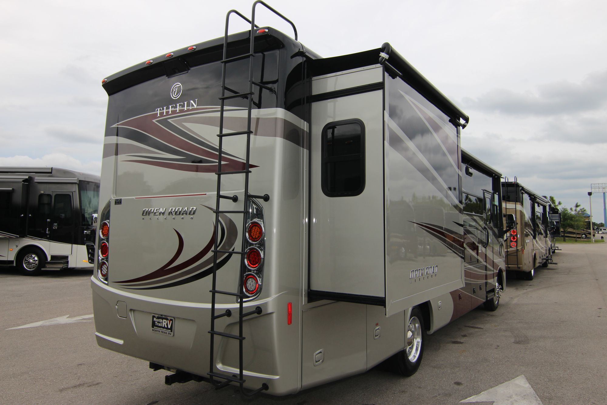 New 2019 Tiffin Motor Homes Allegro 32SA Class A  For Sale