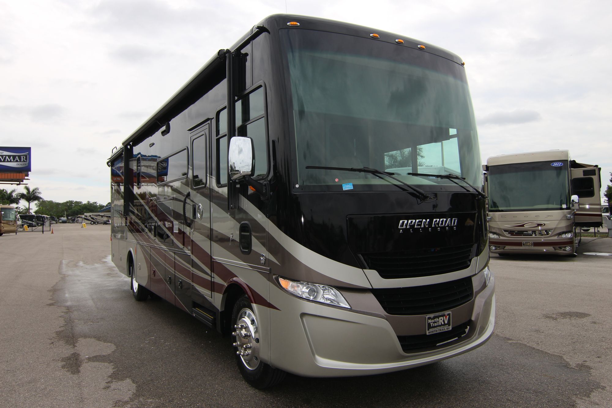 New 2019 Tiffin Motor Homes Allegro 32SA Class A  For Sale