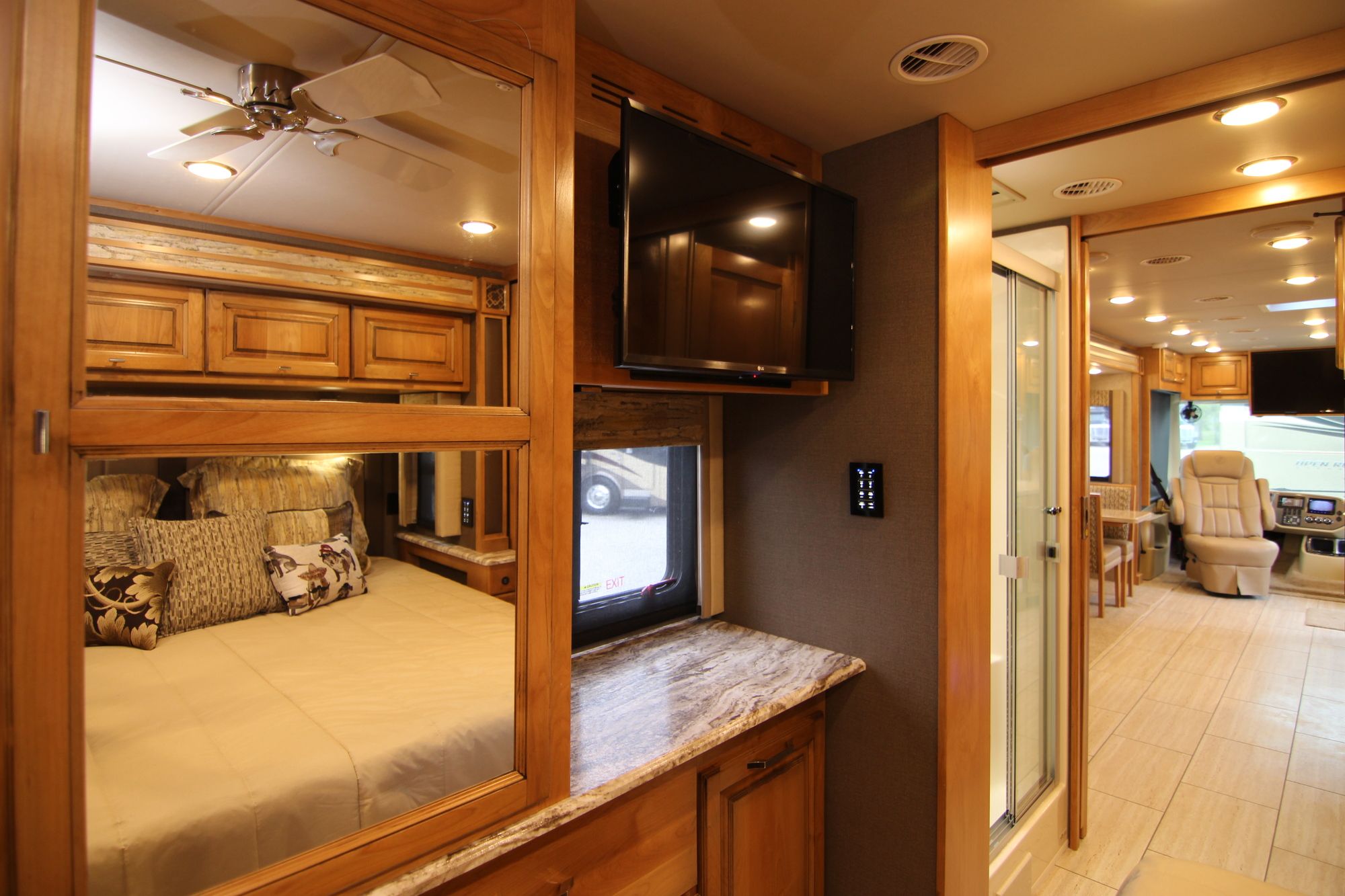 New 2019 Tiffin Motor Homes Allegro 32SA Class A  For Sale