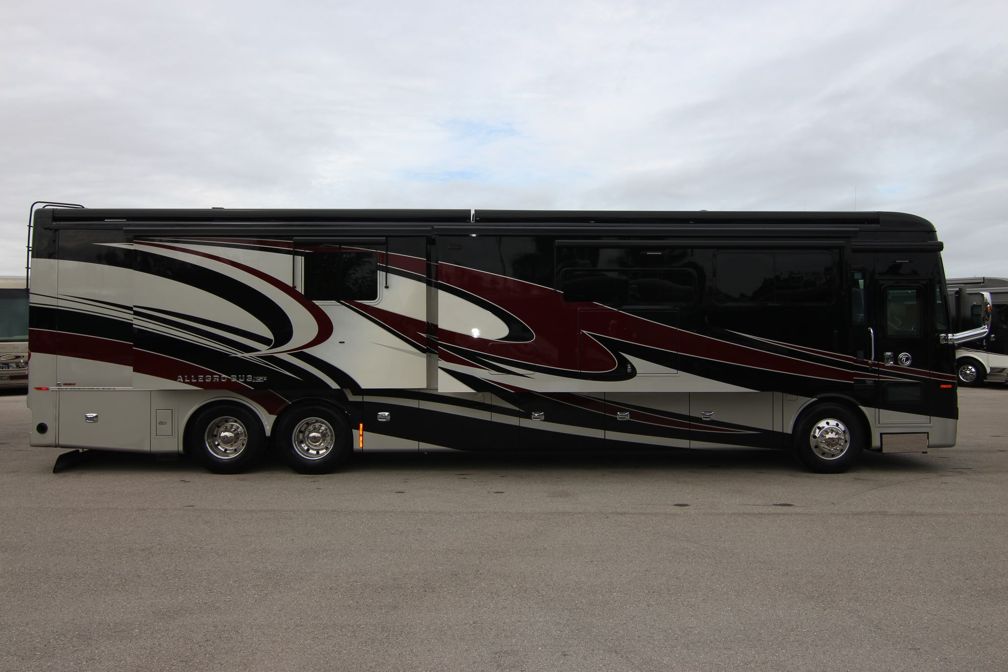 New 2019 Tiffin Motor Homes Allegro Bus 45OPP Class A  For Sale