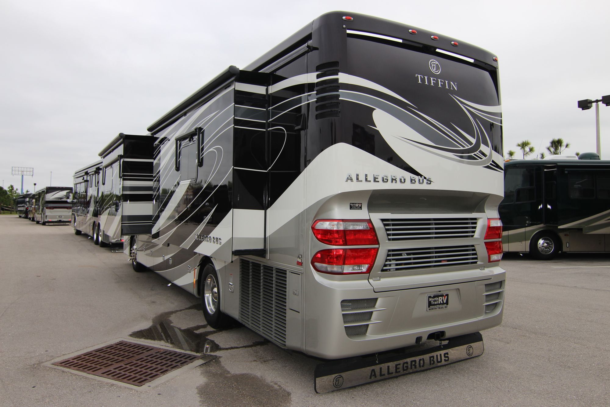 Used 2016 Tiffin Motor Homes Allegro Bus 37AP Class A  For Sale