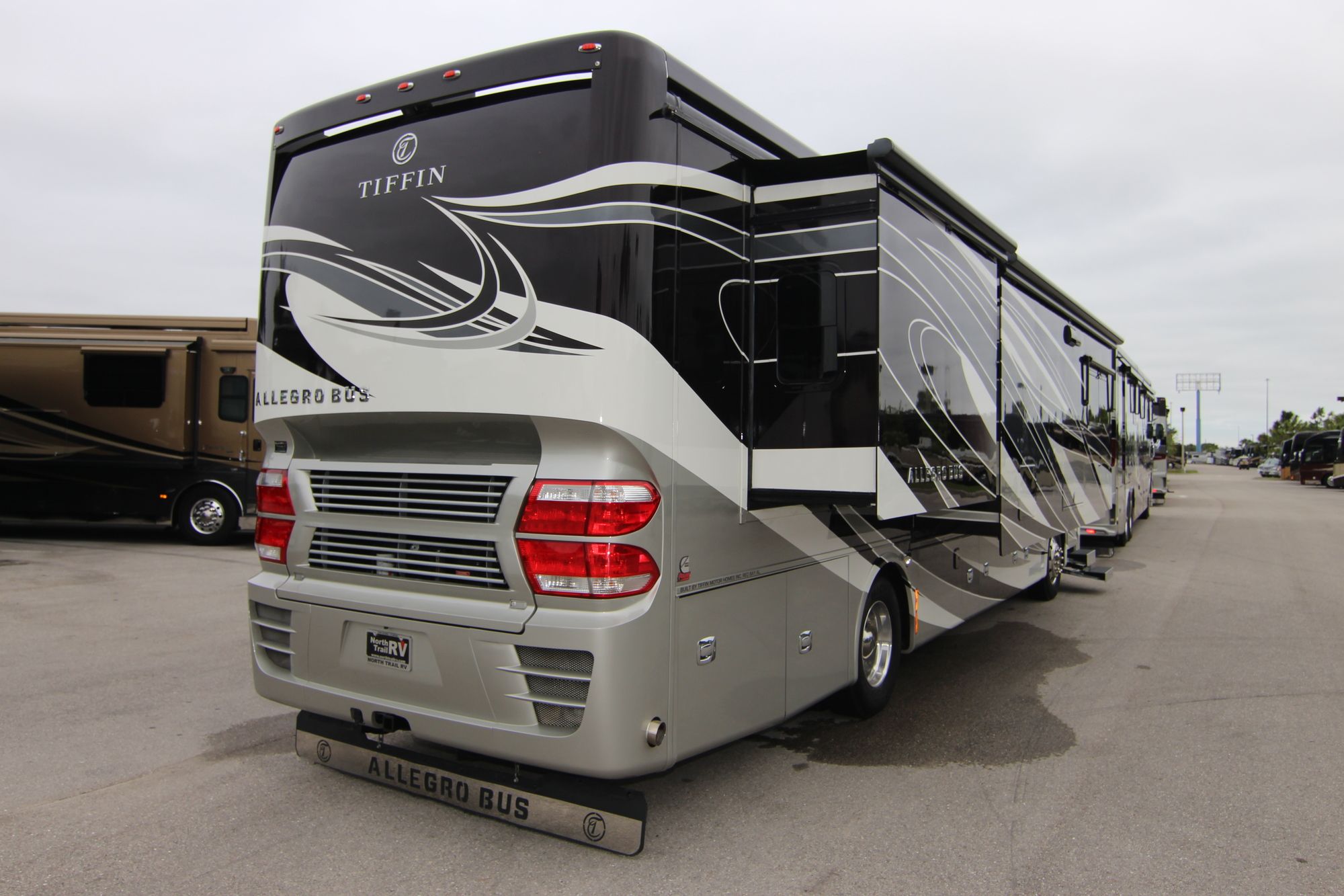 Used 2016 Tiffin Motor Homes Allegro Bus 37AP Class A  For Sale