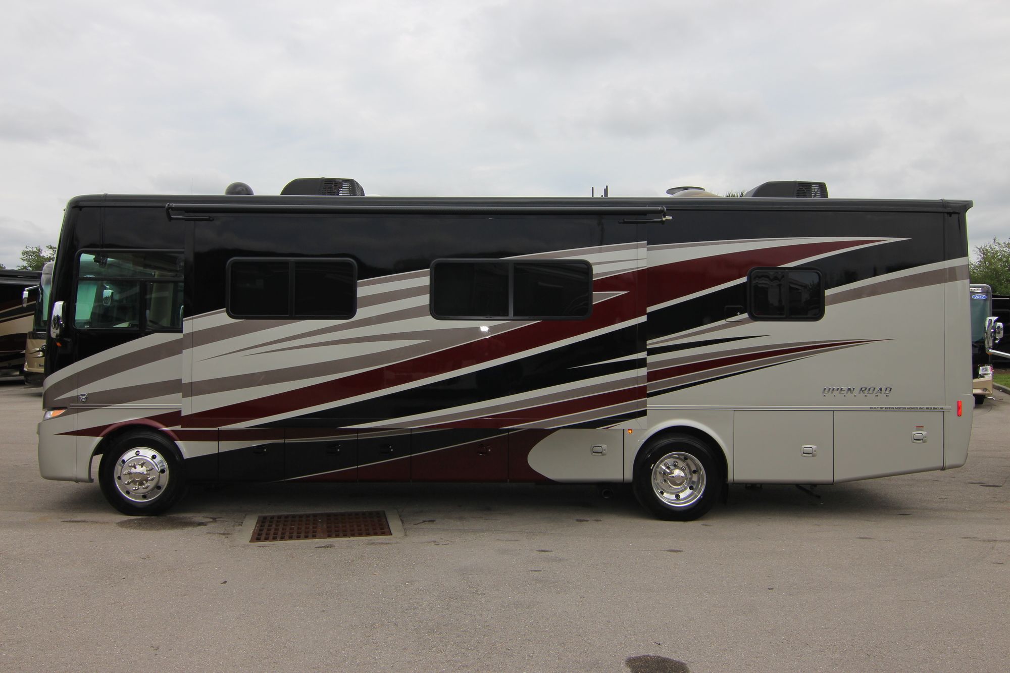 New 2019 Tiffin Motor Homes Allegro 32SA Class A  For Sale