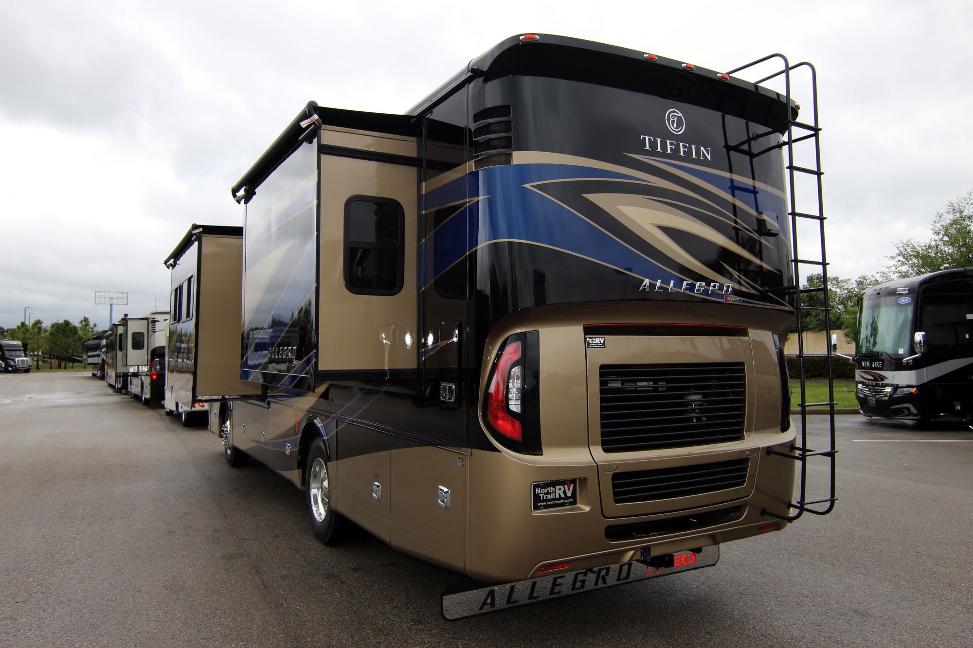 New 2019 Tiffin Motor Homes Allegro Red 33AA Class A  For Sale