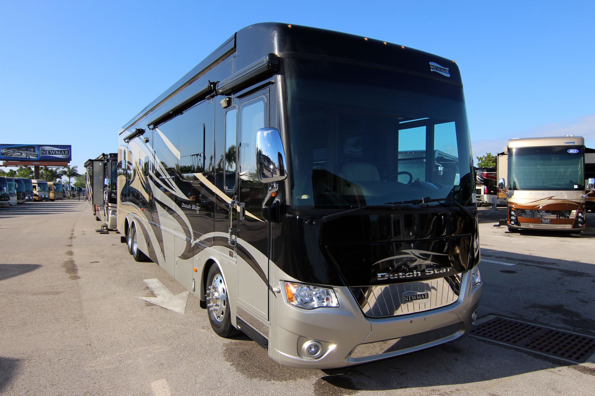 Used 2015 Newmar Dutch Star 4018 Class A  For Sale