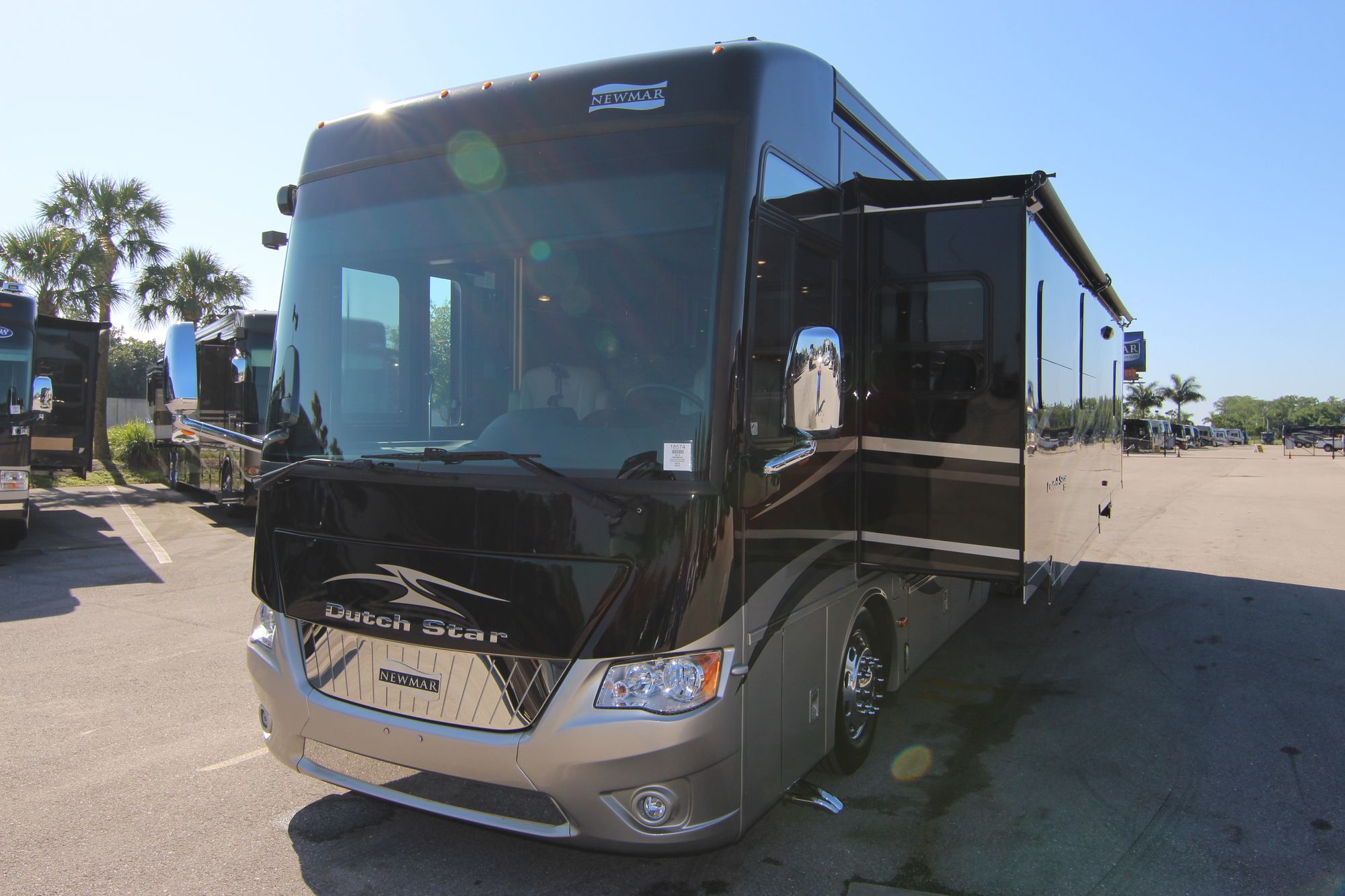 Used 2015 Newmar Dutch Star 4018 Class A  For Sale