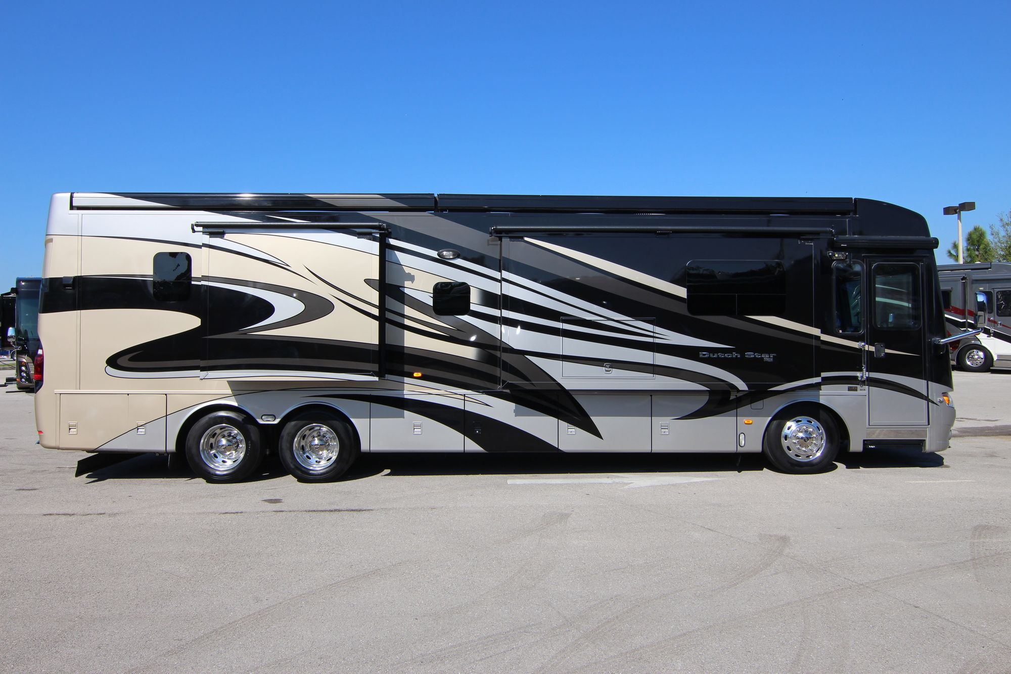 Used 2015 Newmar Dutch Star 4018 Class A  For Sale