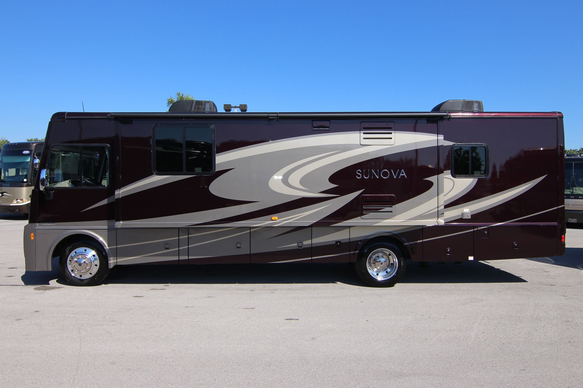 Used 2016 Itasca Sunova 33C Class A  For Sale