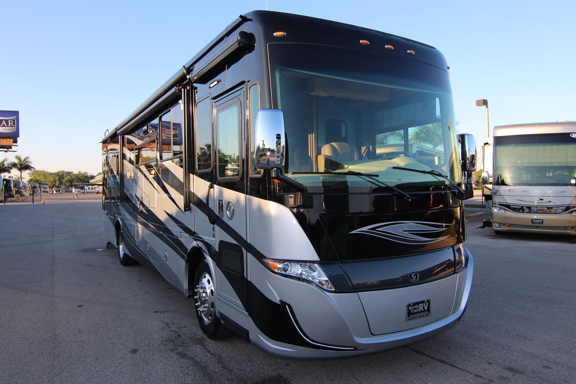 New 2019 Tiffin Motor Homes Allegro Red 37BA Class A  For Sale