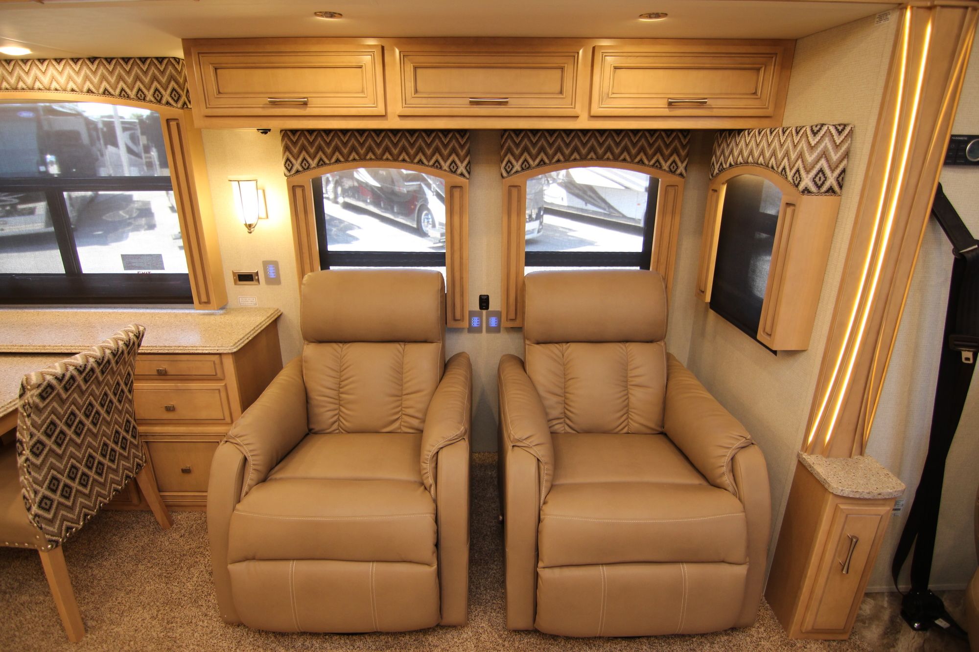 New 2019 Newmar Canyon Star 3722 Class A  For Sale