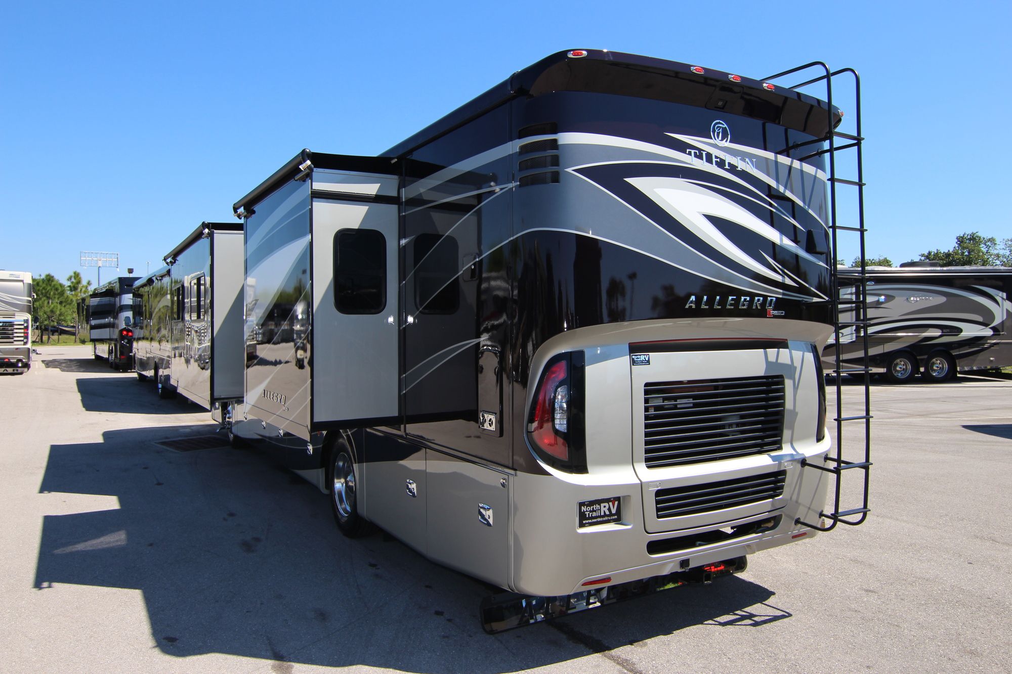 New 2019 Tiffin Motor Homes Allegro Red 37BA Class A  For Sale