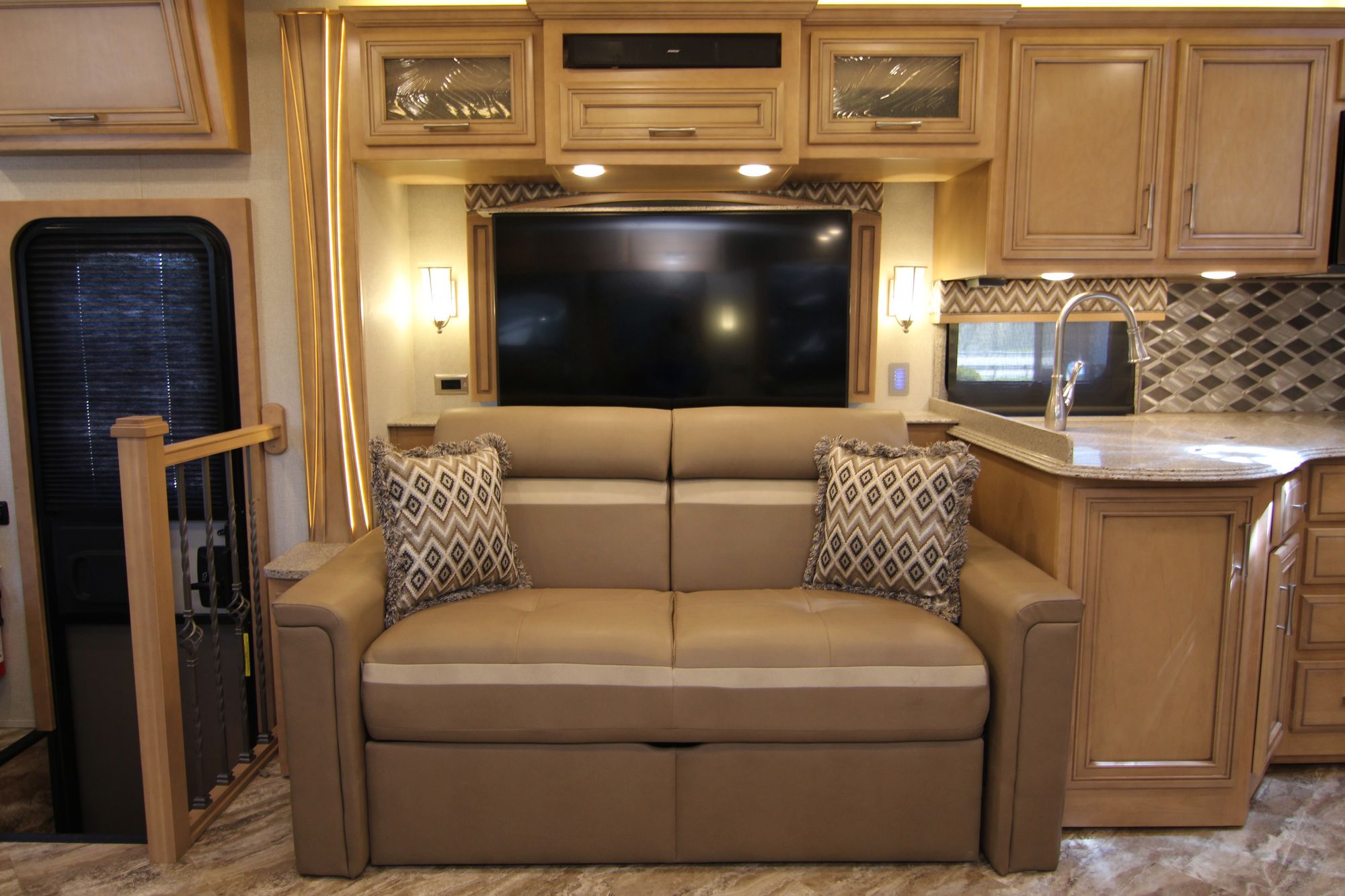 New 2019 Newmar Canyon Star 3722 Class A  For Sale