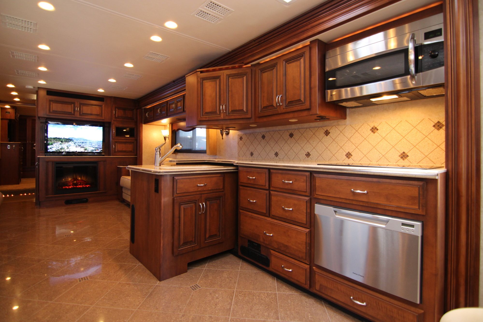 Used 2013 Fleetwood Providence 42P Class A  For Sale