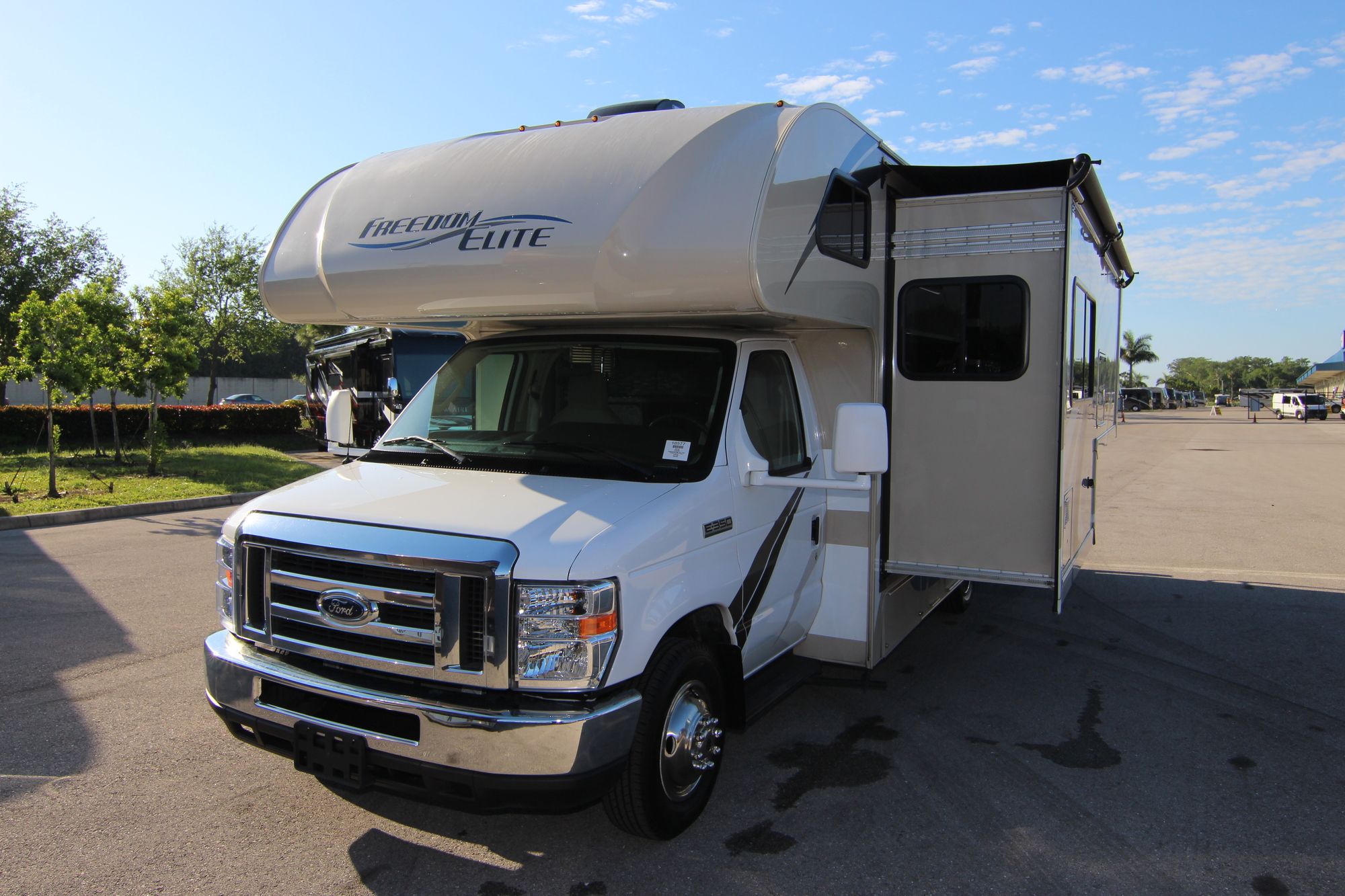 Used 2018 Thor Freedom Elite 24HE Class C  For Sale