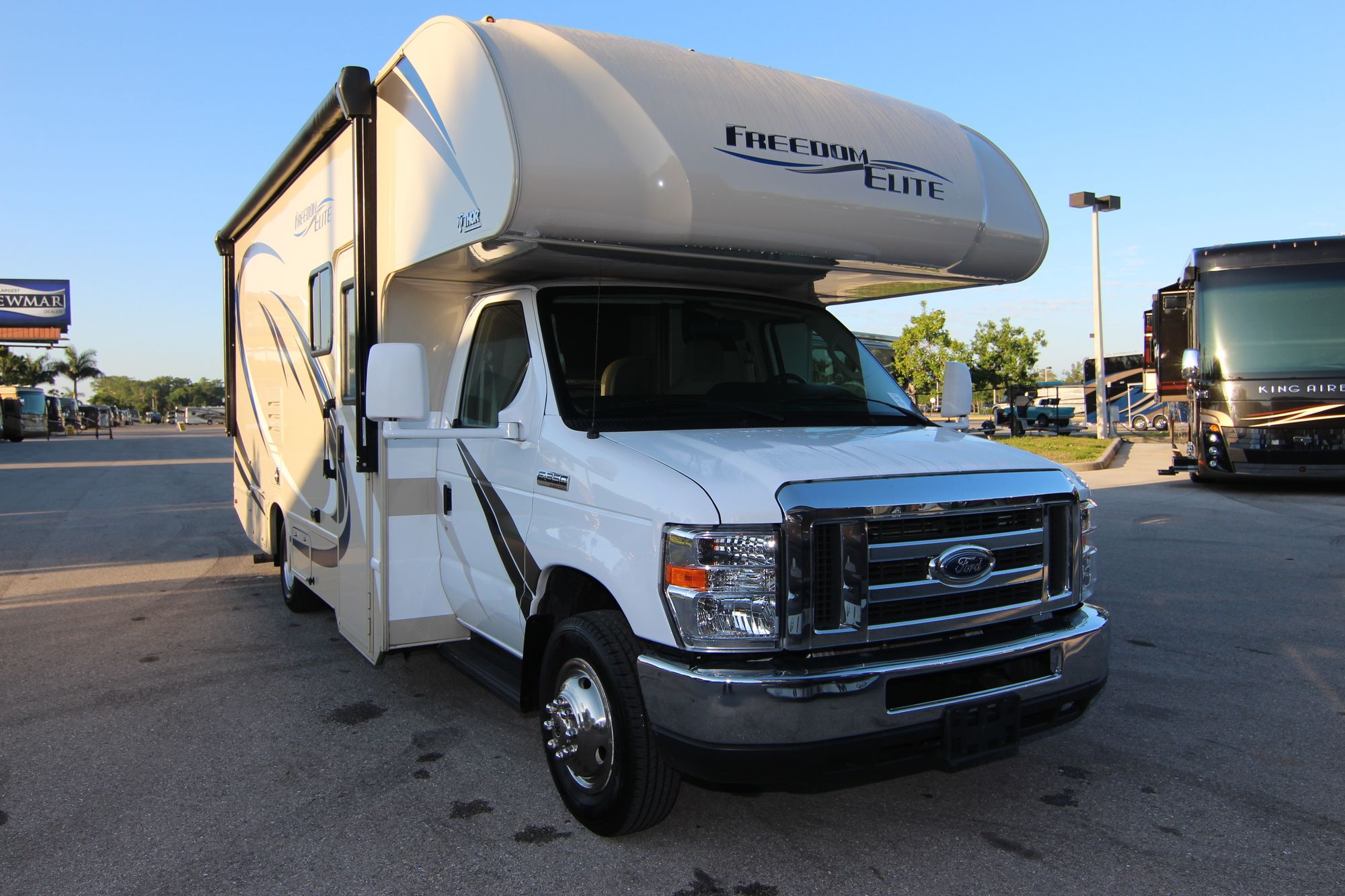 Used 2018 Thor Freedom Elite 24HE Class C  For Sale