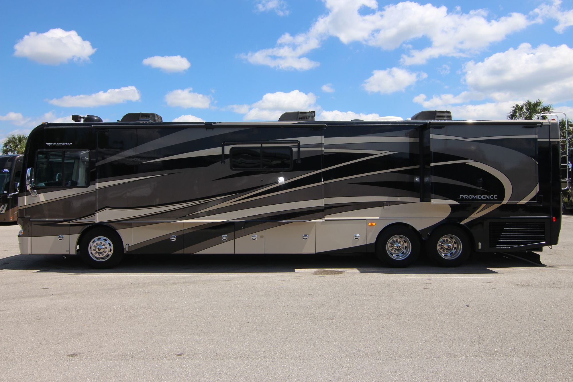 Used 2013 Fleetwood Providence 42P Class A  For Sale