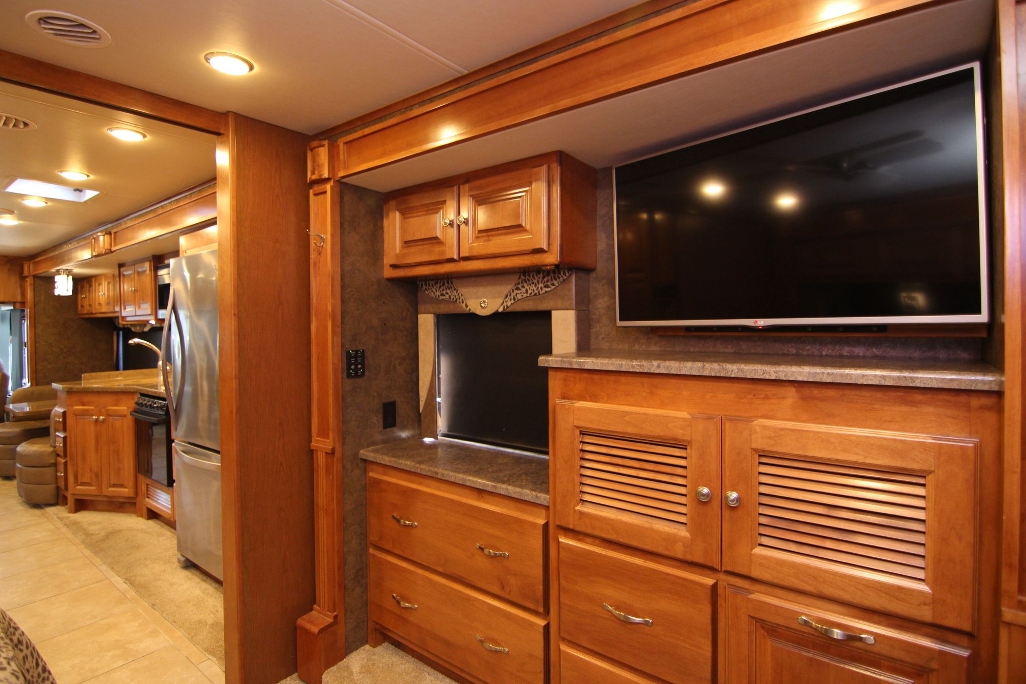 Used 2015 Tiffin Motor Homes Allegro Red 33AA Class A  For Sale