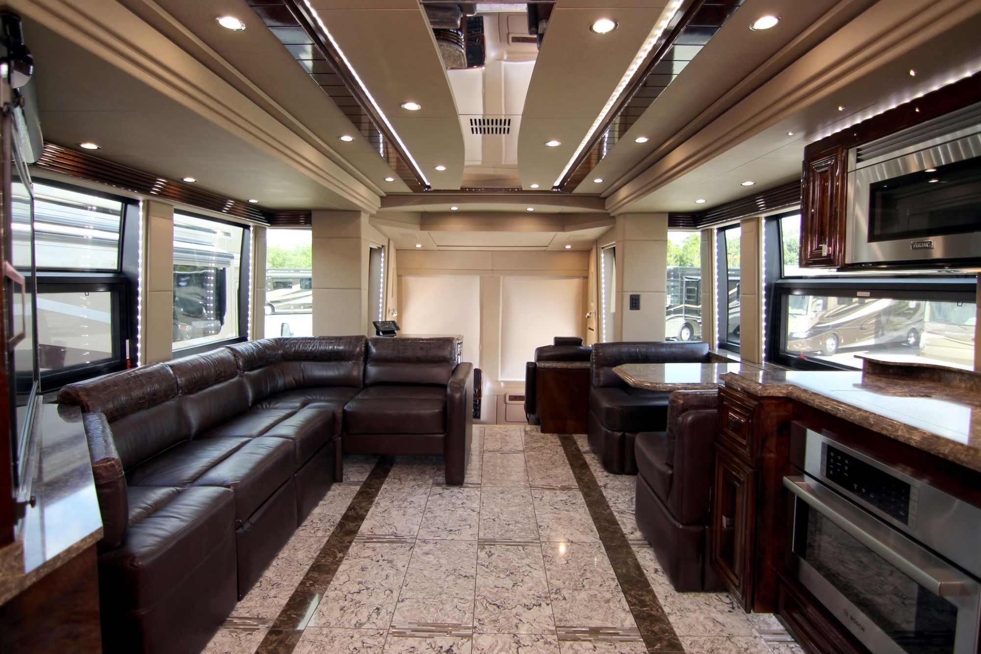 Used 2016 Prevost Outlaw H3-45 Class A  For Sale