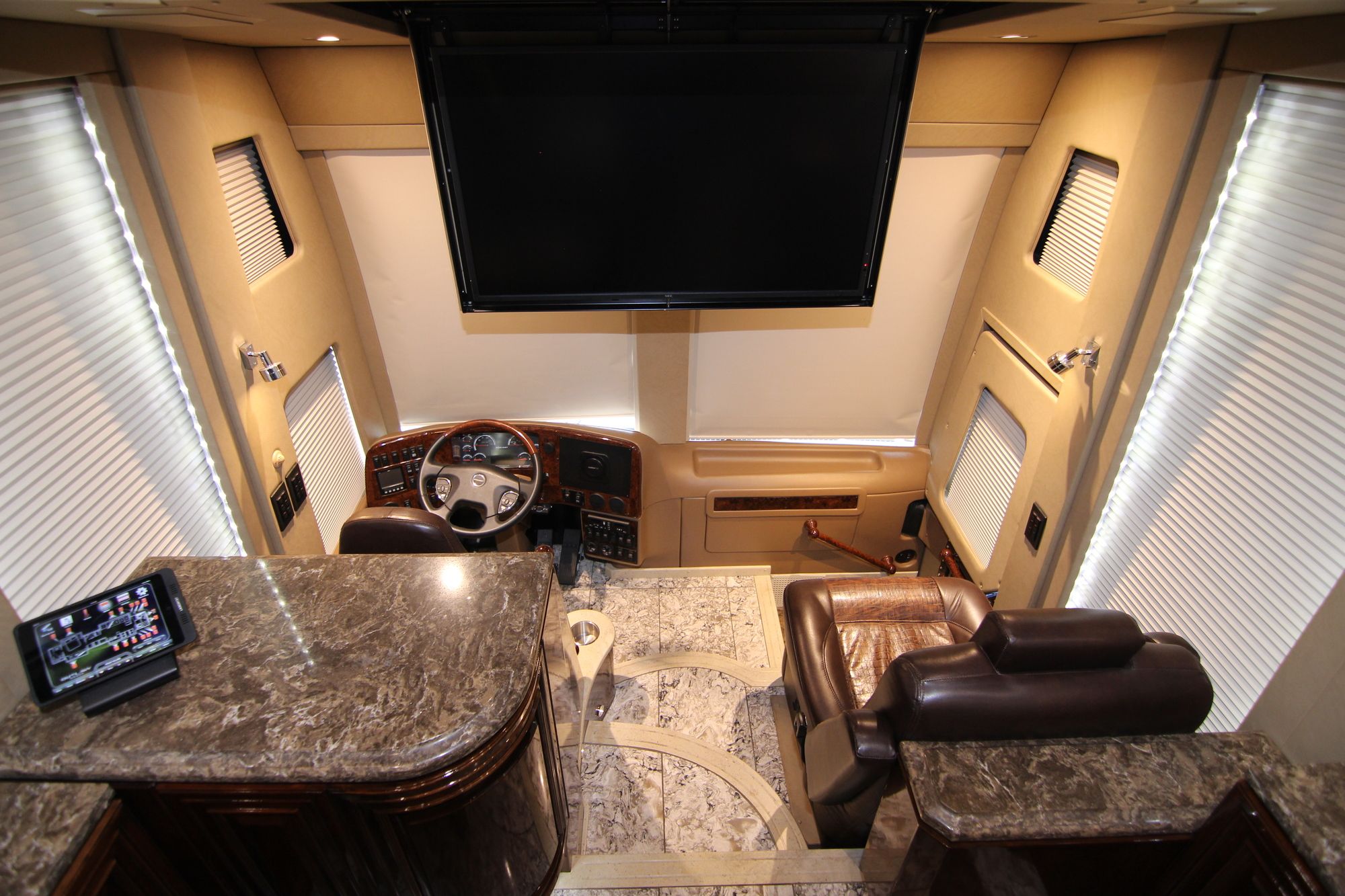 Used 2016 Prevost Outlaw H3-45 Class A  For Sale