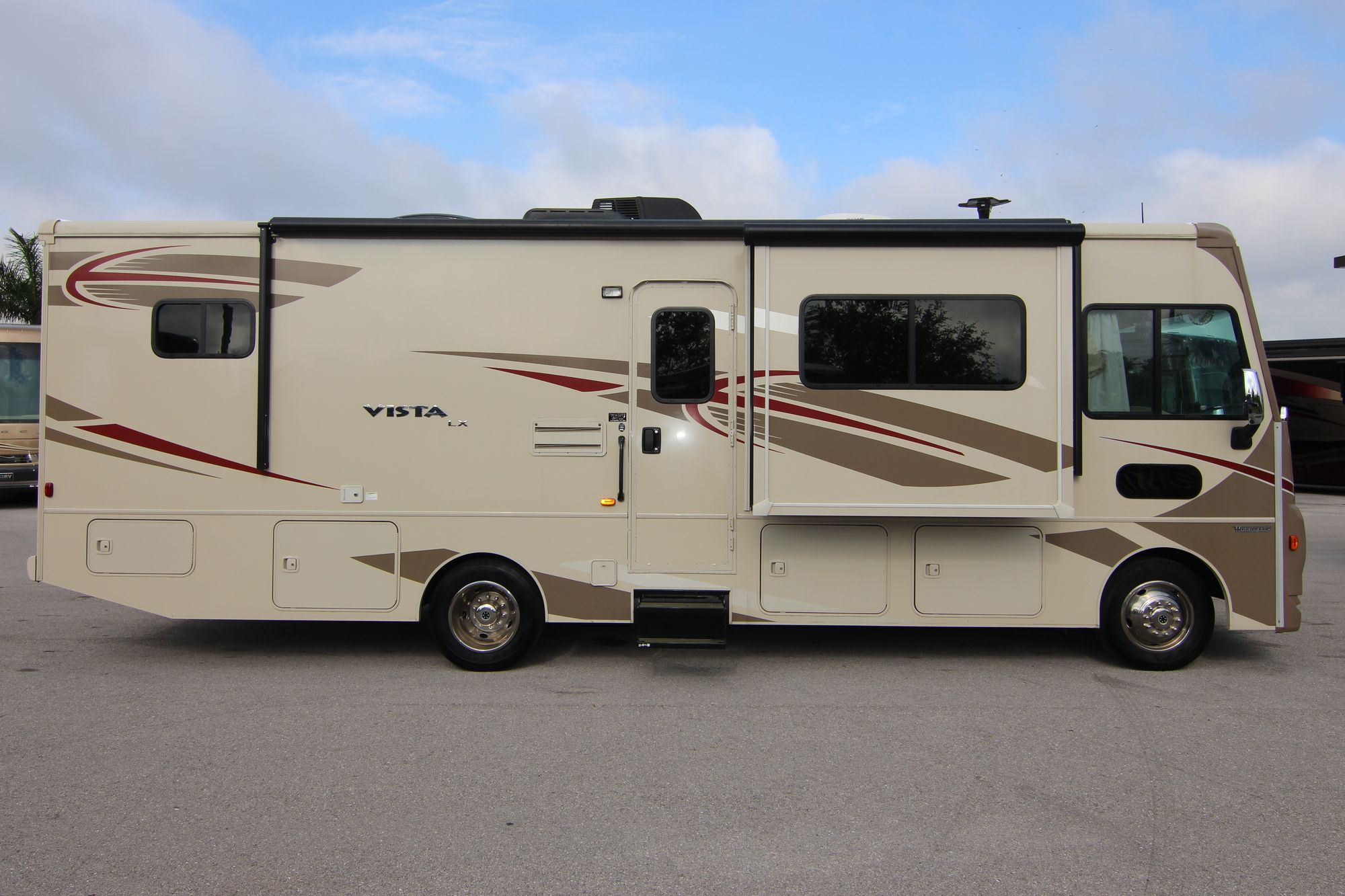 Used 2016 Winnebago Vista Lx 30T Class A  For Sale