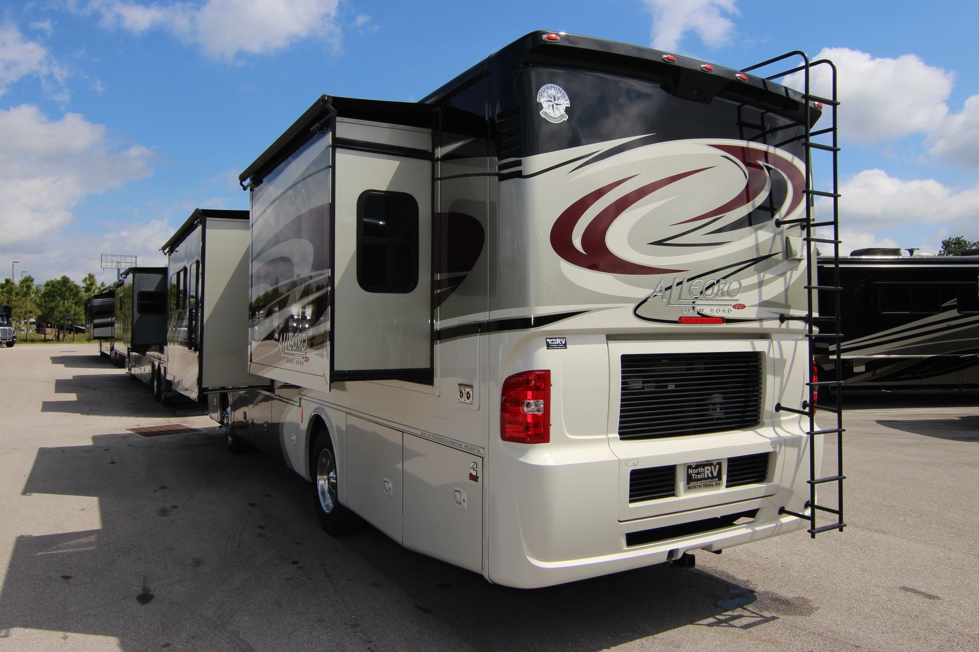 Used 2015 Tiffin Motor Homes Allegro Red 33AA Class A  For Sale