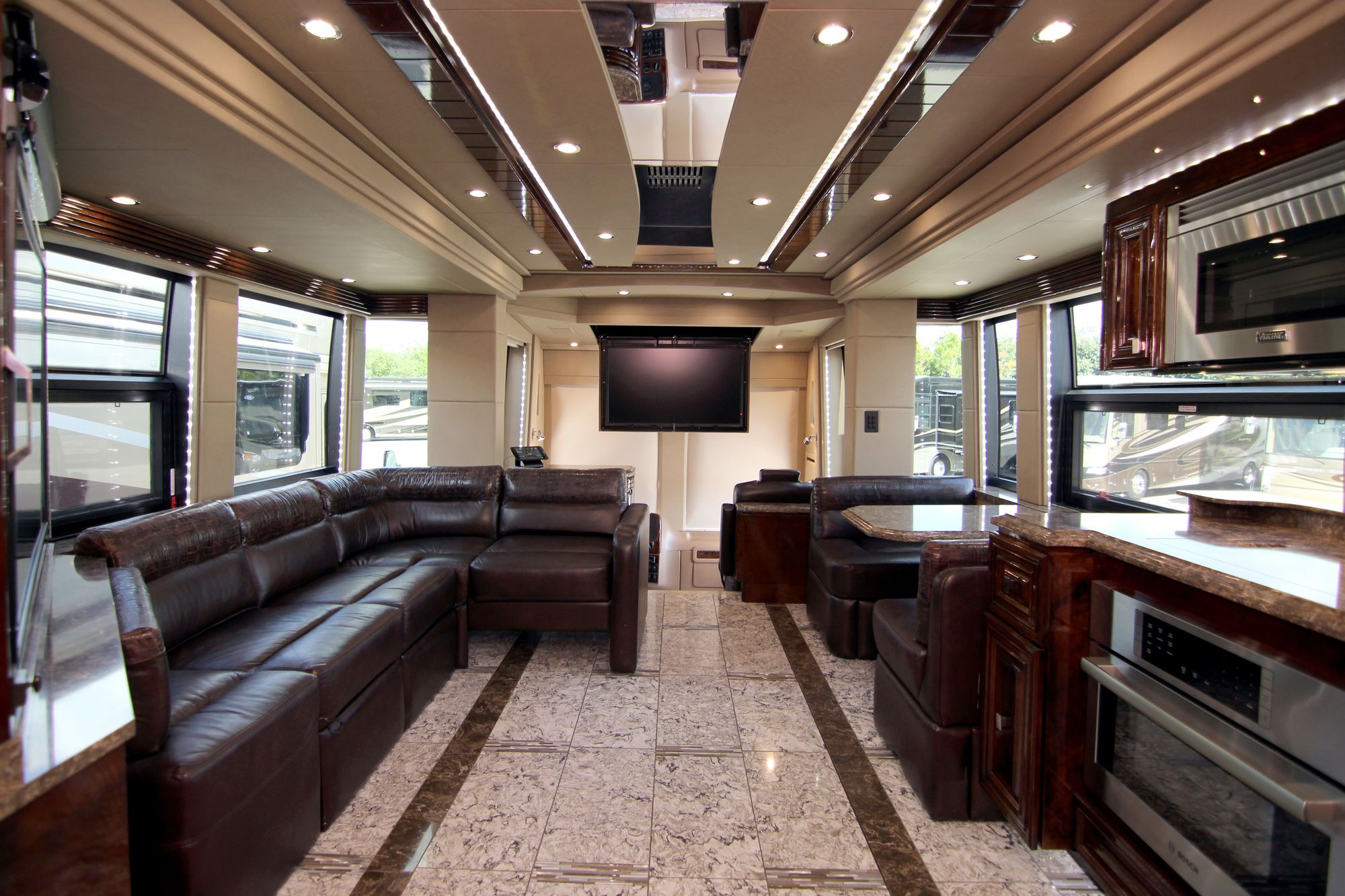 Used 2016 Prevost Outlaw H3-45 Class A  For Sale