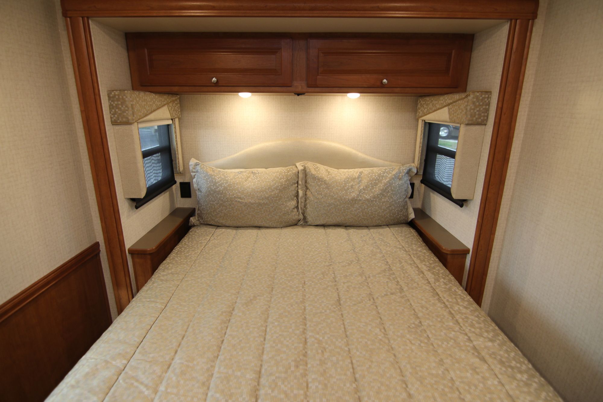 Used 2016 Winnebago Vista Lx 30T Class A  For Sale