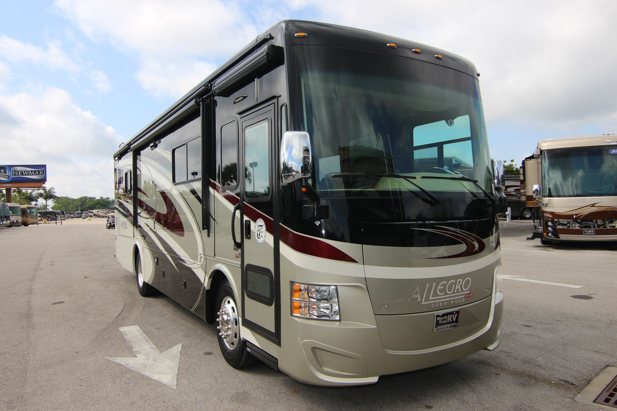 Used 2015 Tiffin Motor Homes Allegro Red 33AA Class A  For Sale