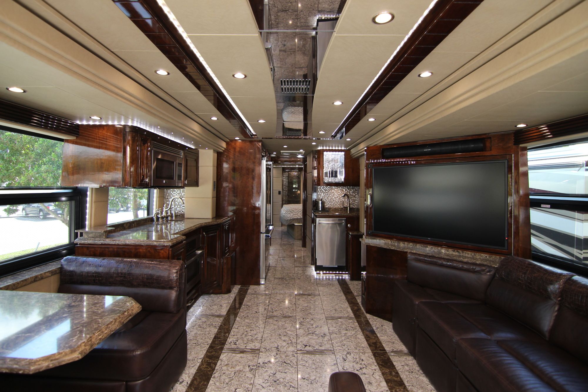 Used 2016 Prevost Outlaw H3-45 Class A  For Sale