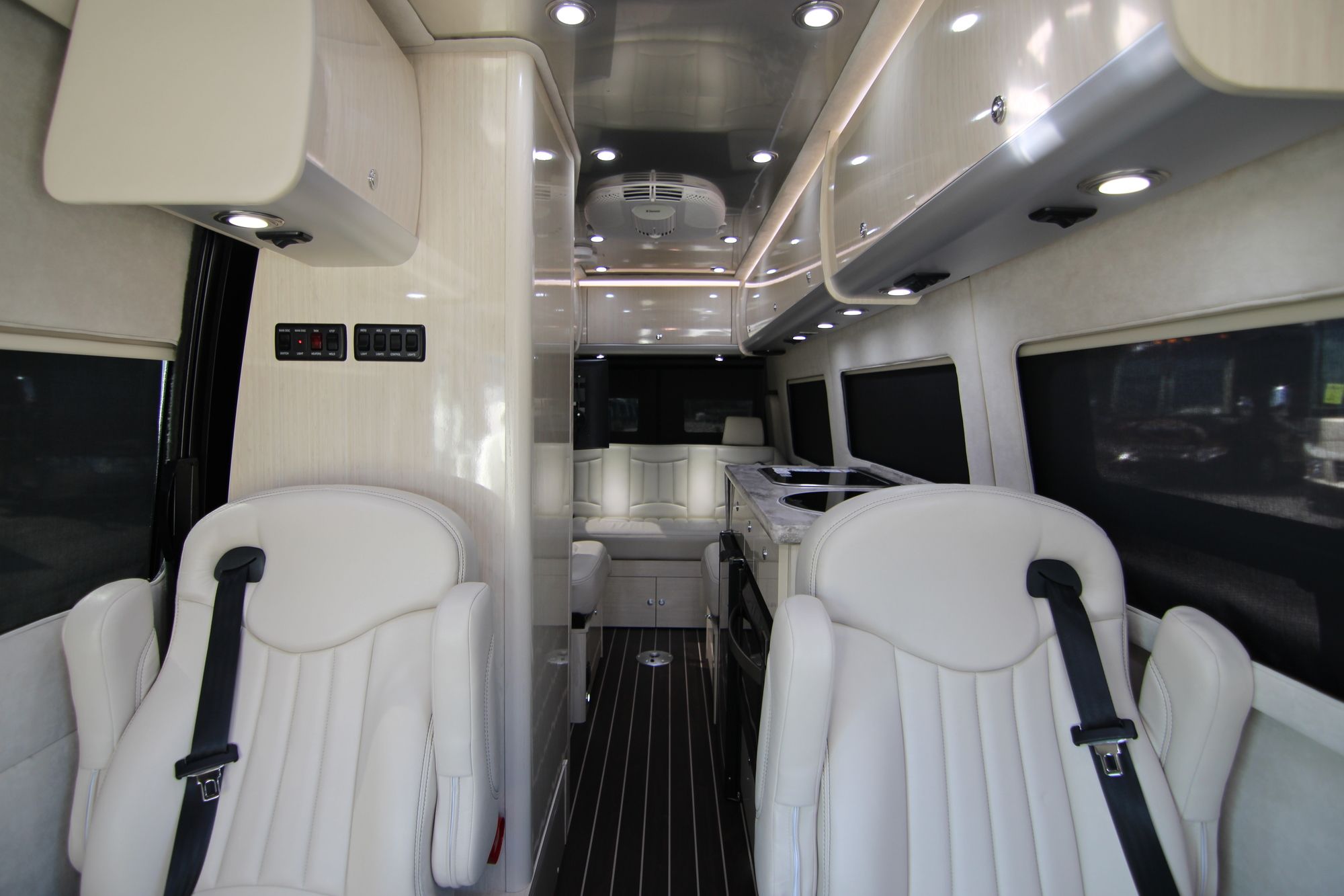 Used 2017 Airstream Interstate EXT LOUNGE Class B  For Sale