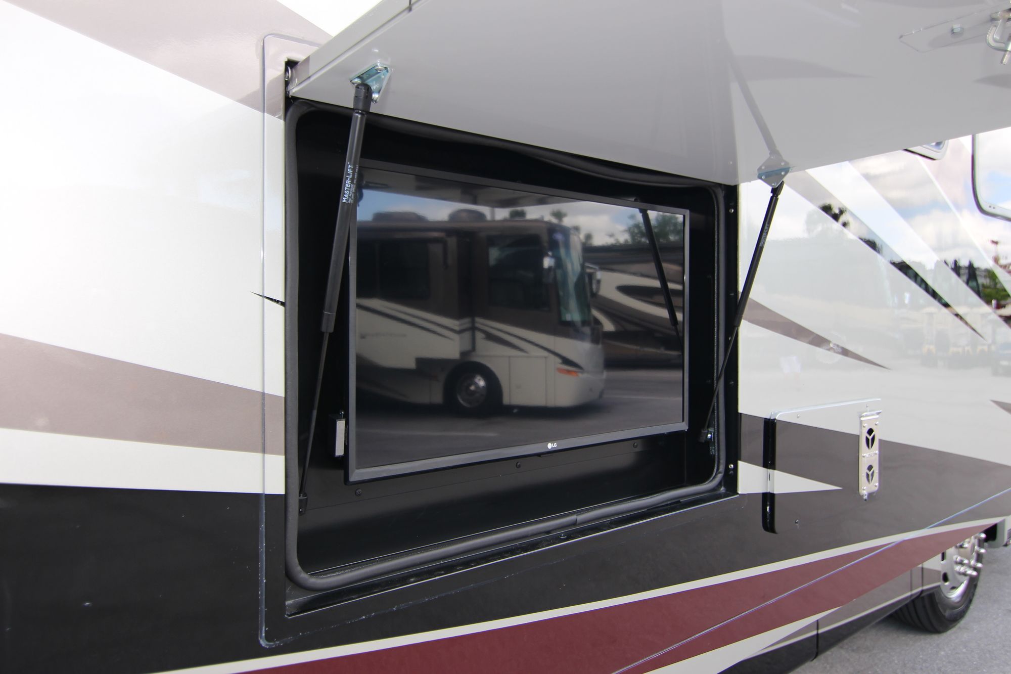 New 2019 Tiffin Motor Homes Allegro Red 37PA Class A  For Sale