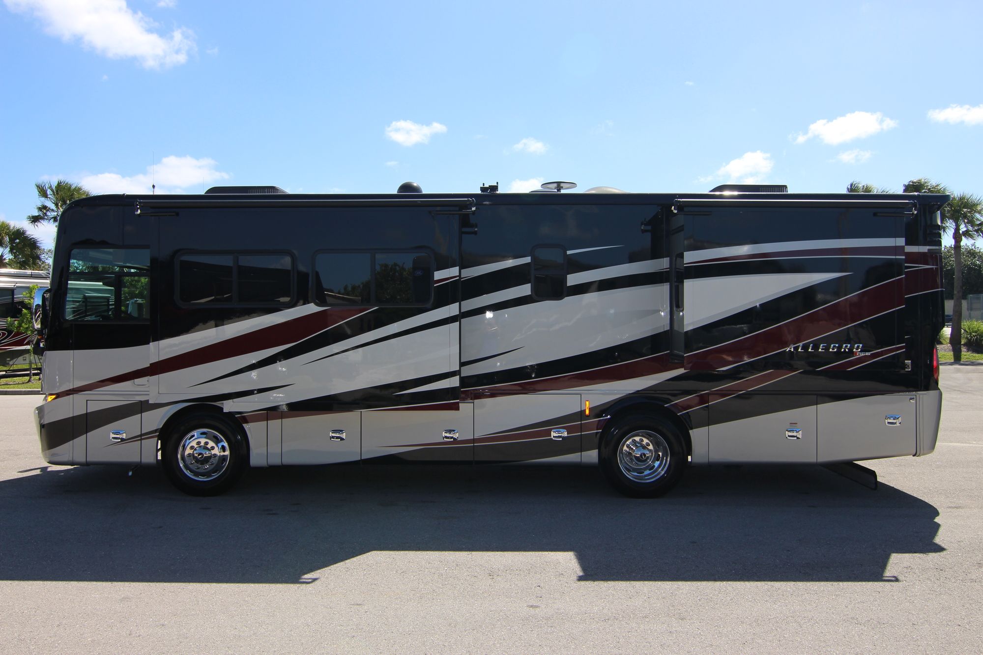 New 2019 Tiffin Motor Homes Allegro Red 33AA Class A  For Sale