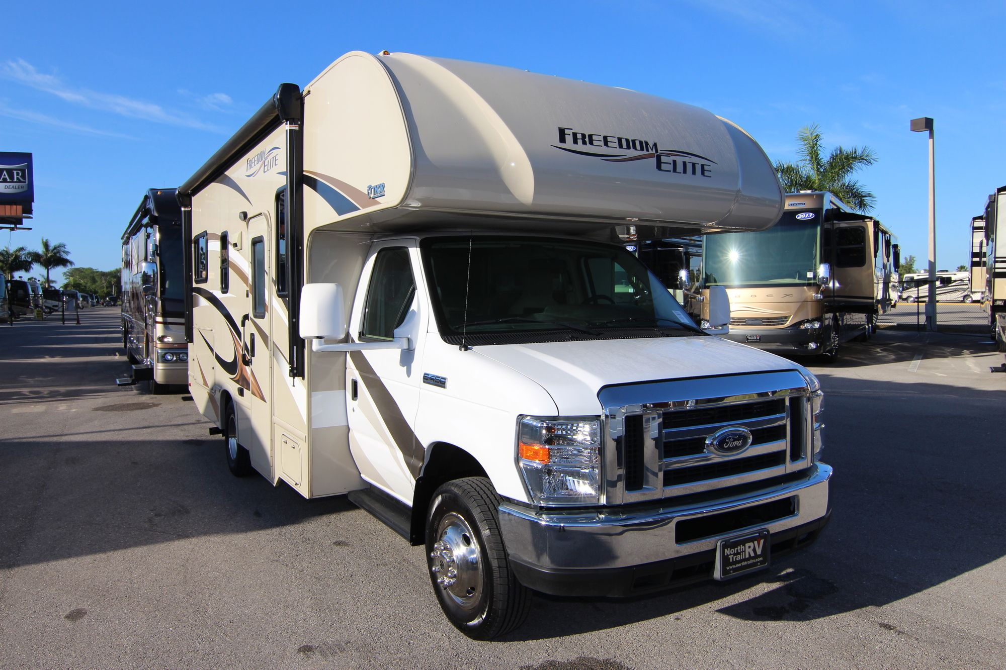 Used 2017 Thor Freedom Elite 23H Class C  For Sale