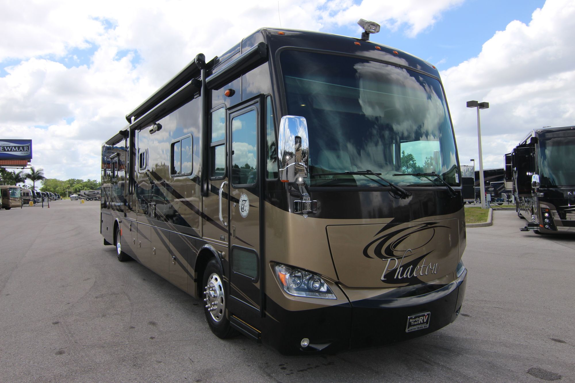 Used 2012 Tiffin Motor Homes Phaeton 40QBH Class A  For Sale