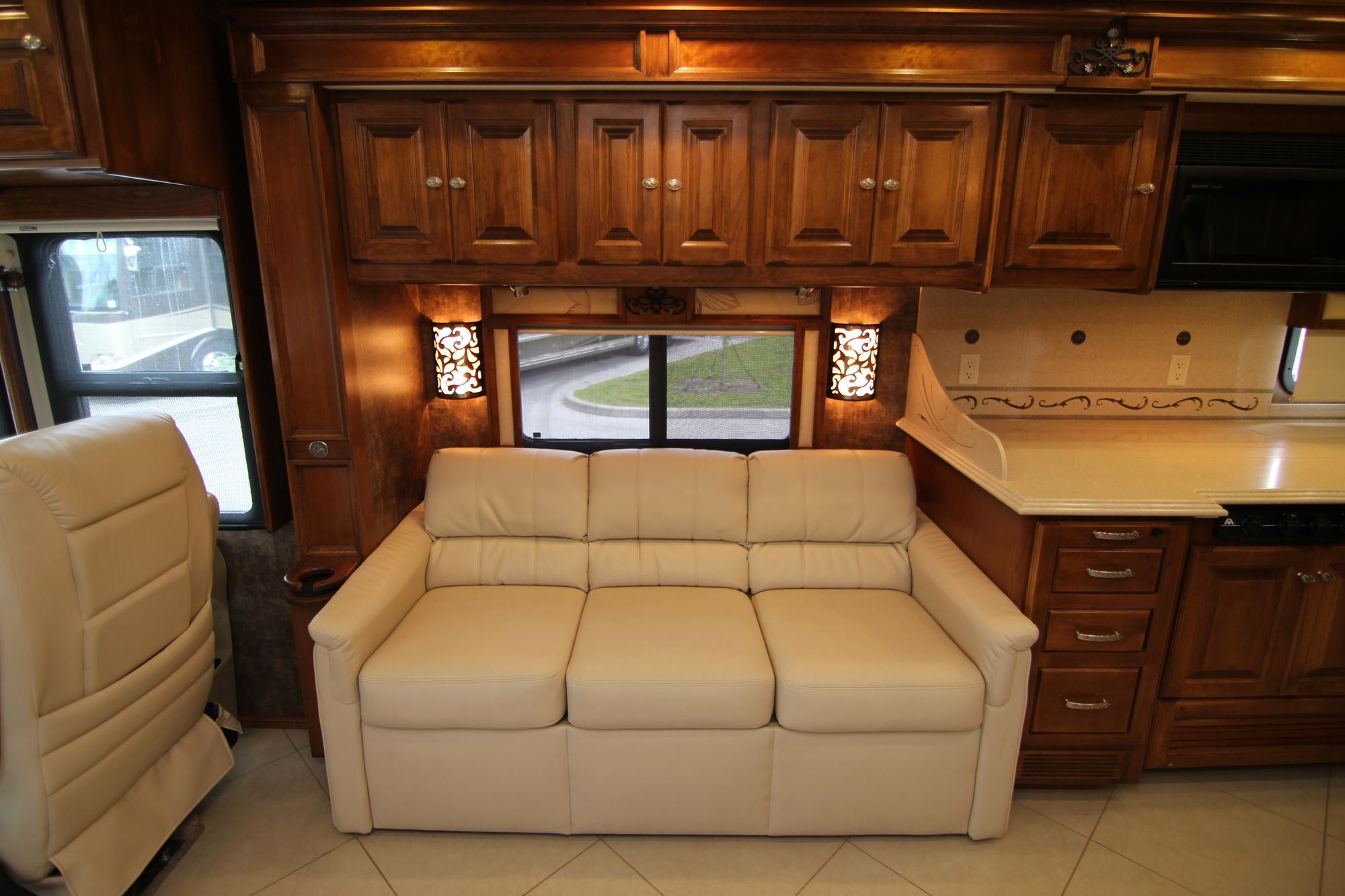 Used 2012 Tiffin Motor Homes Phaeton 40QBH Class A  For Sale