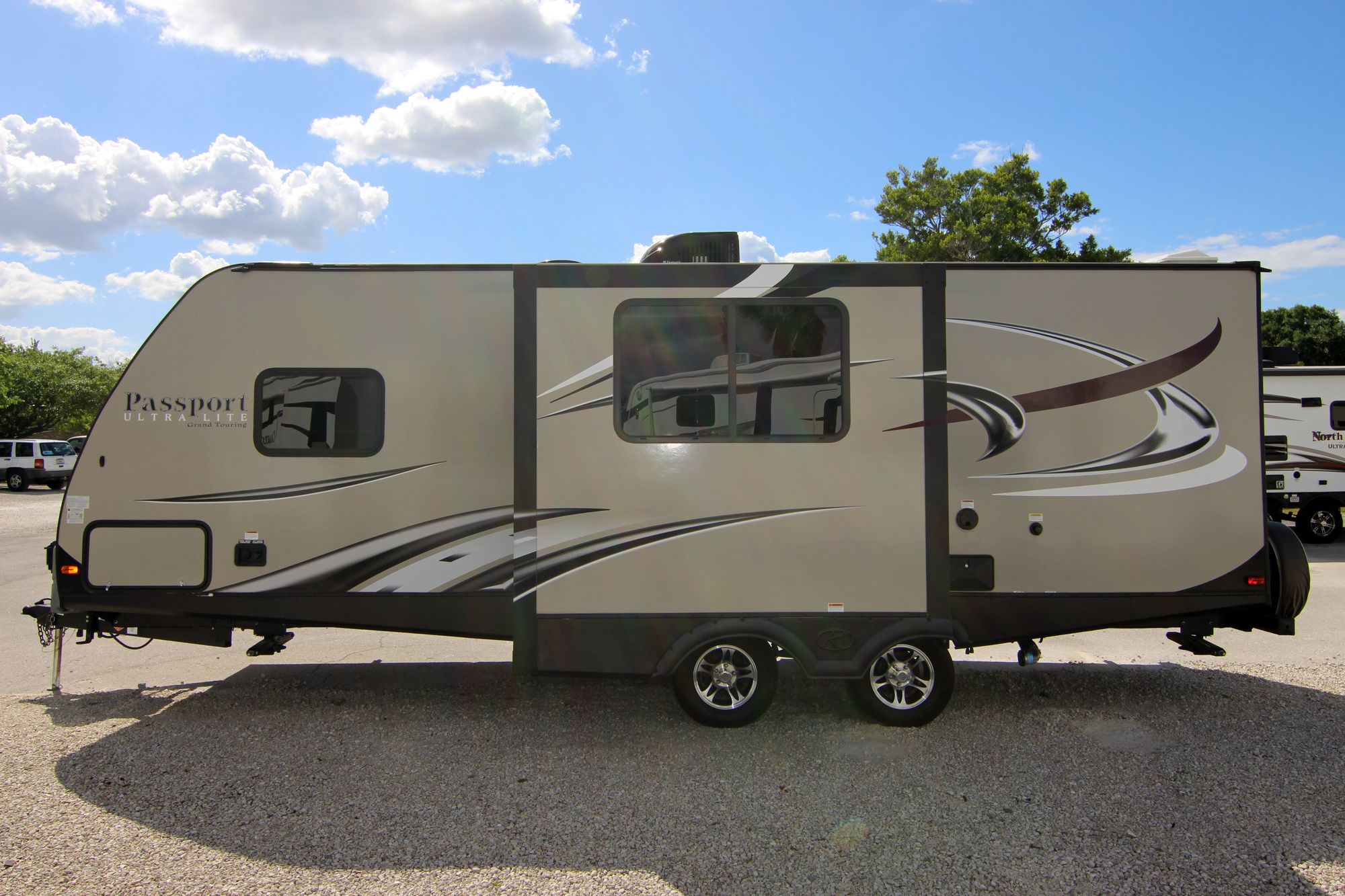 Used 2017 Keystone Passport 2400BH Travel Trailer  For Sale