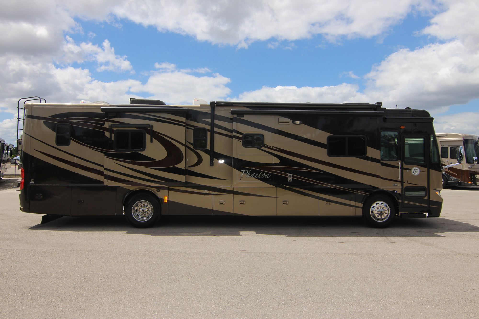 Used 2012 Tiffin Motor Homes Phaeton 40QBH Class A  For Sale