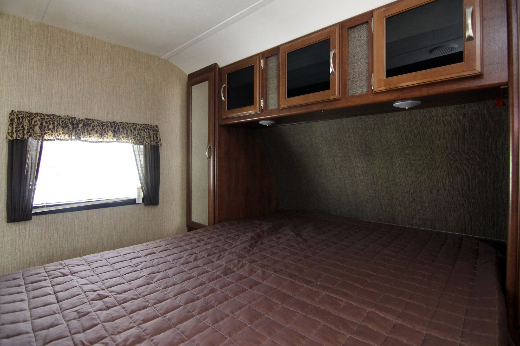 Used 2017 Keystone Passport 2400BH Travel Trailer  For Sale