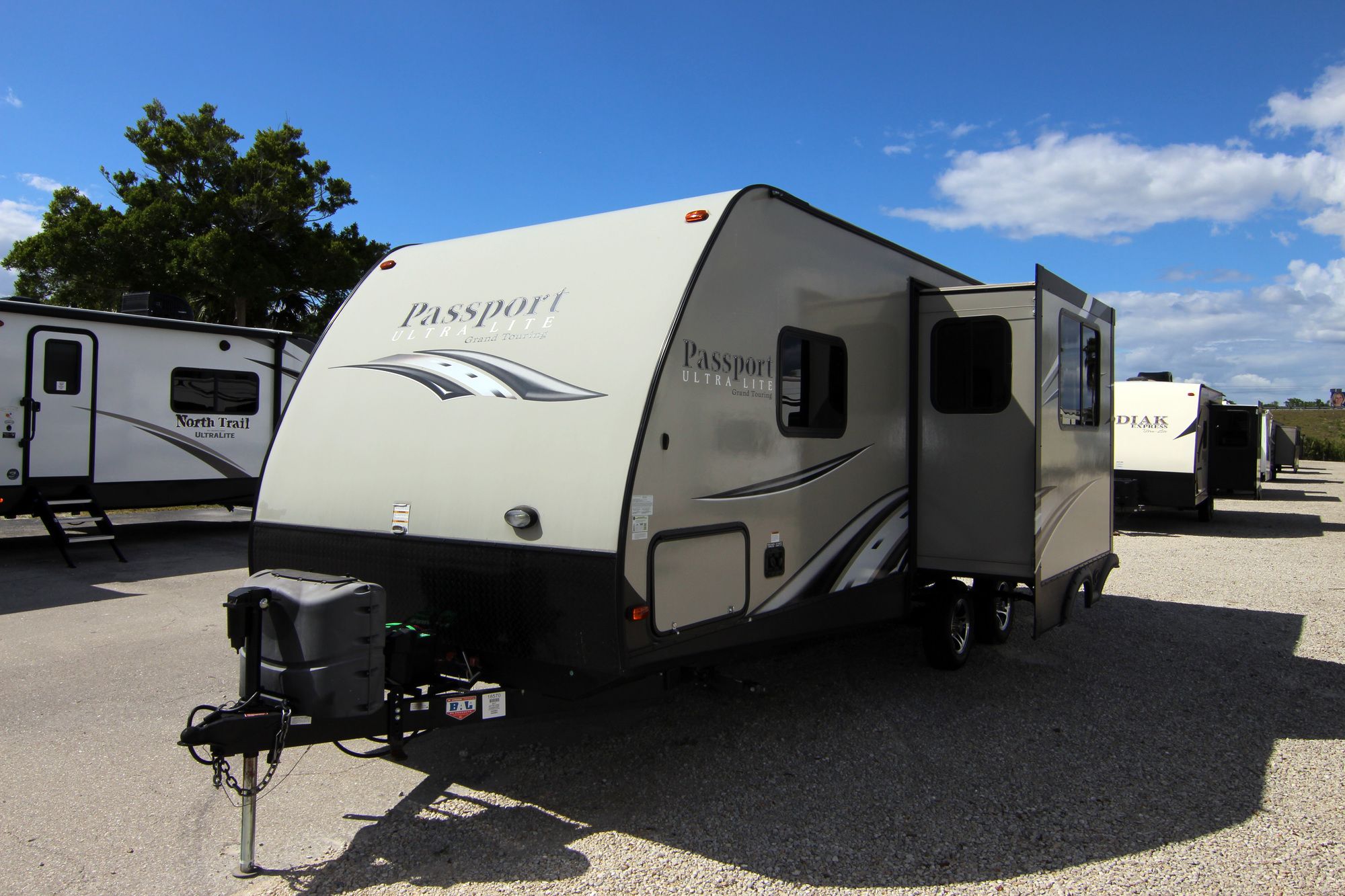 Used 2017 Keystone Passport 2400BH Travel Trailer  For Sale