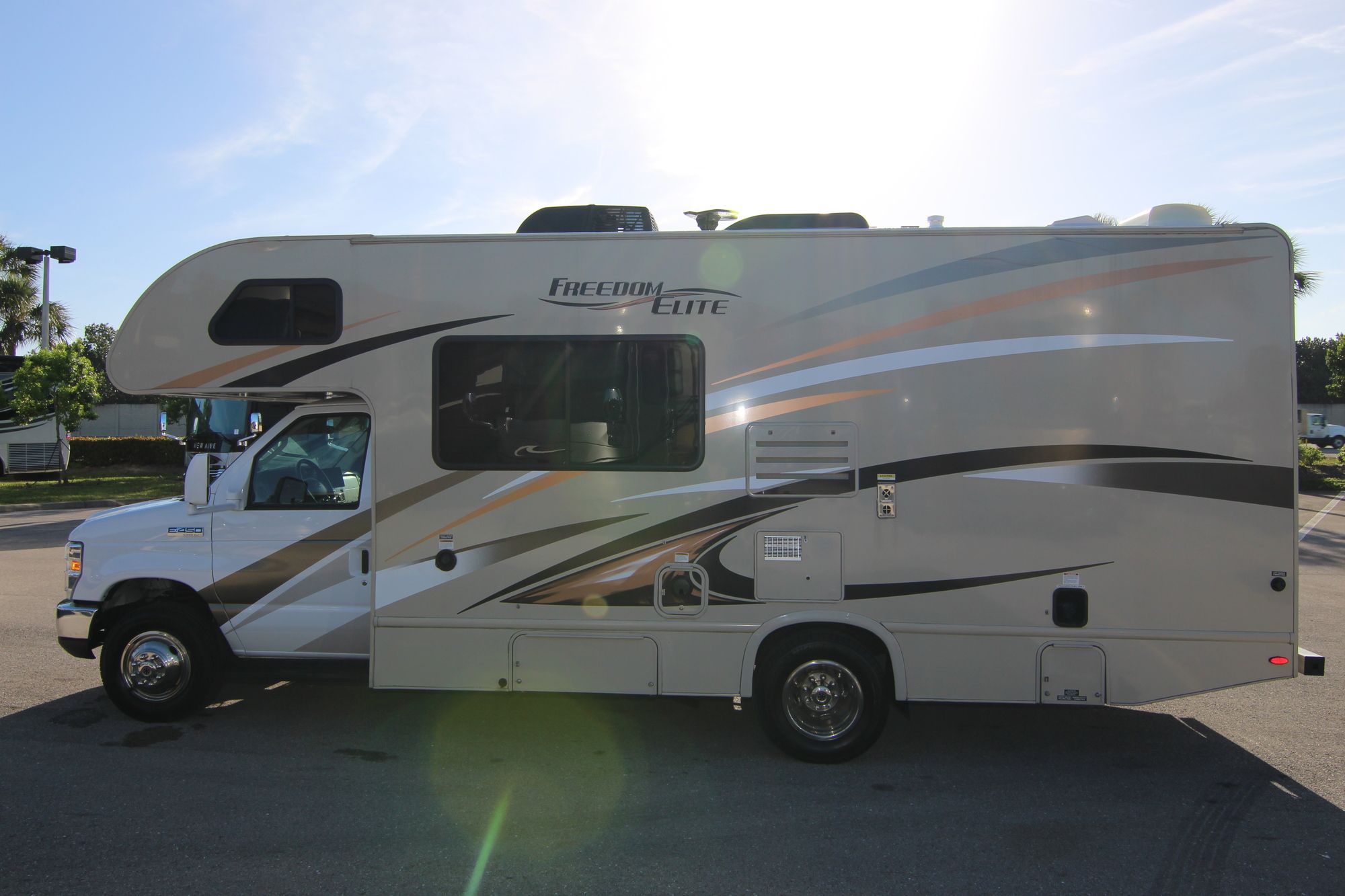 Used 2017 Thor Freedom Elite 23H Class C  For Sale