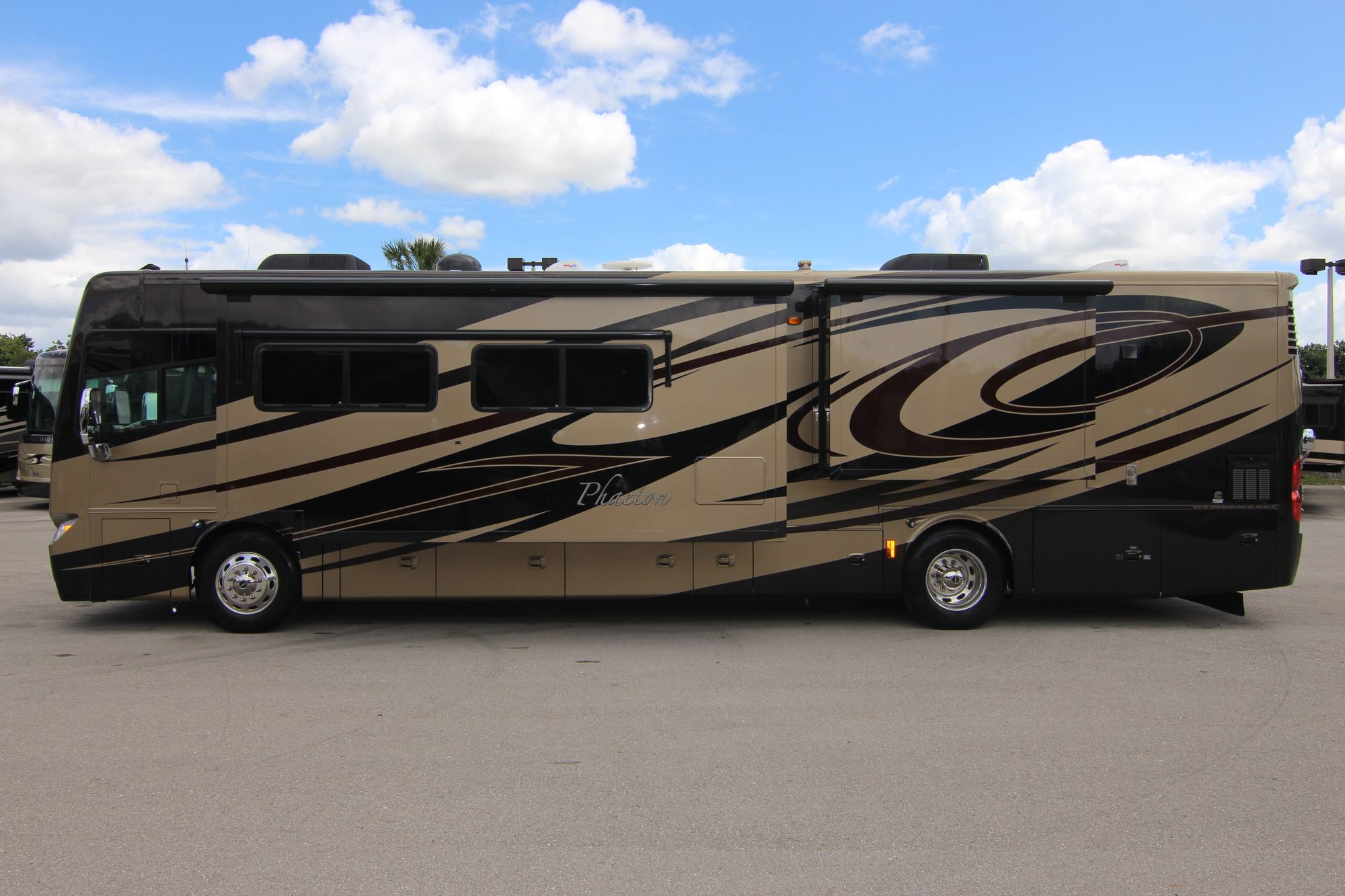 Used 2012 Tiffin Motor Homes Phaeton 40QBH Class A  For Sale