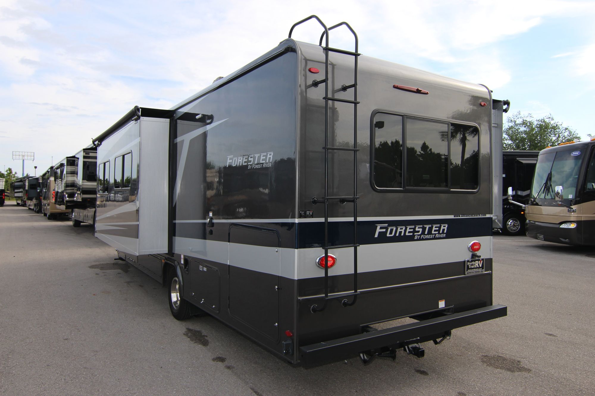 Used 2019 Forrest River Forester 3011DS Class C  For Sale